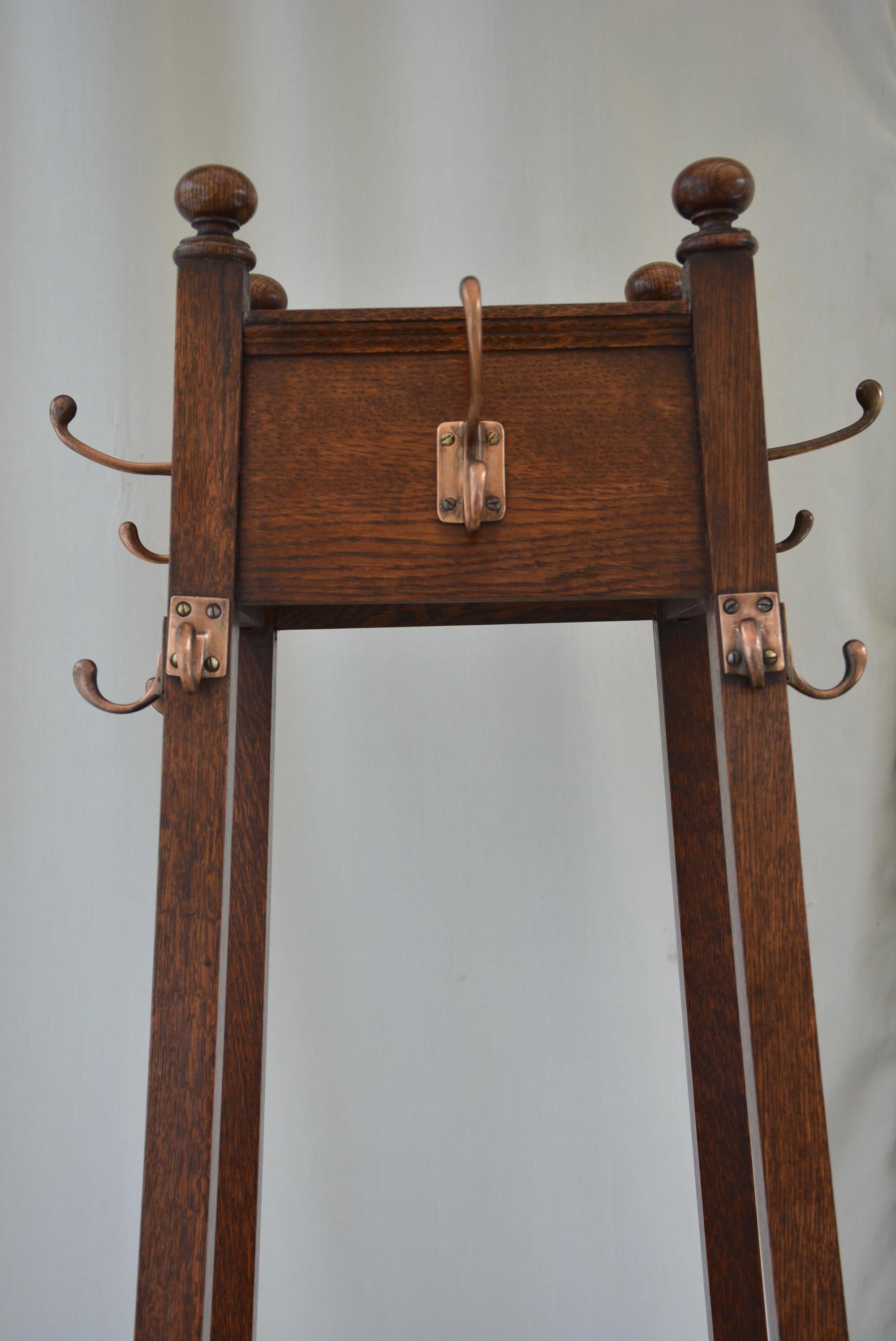 Appendiabiti in quercia Arts and Crafts, Inghilterra, 1890 ca. in vendita 3