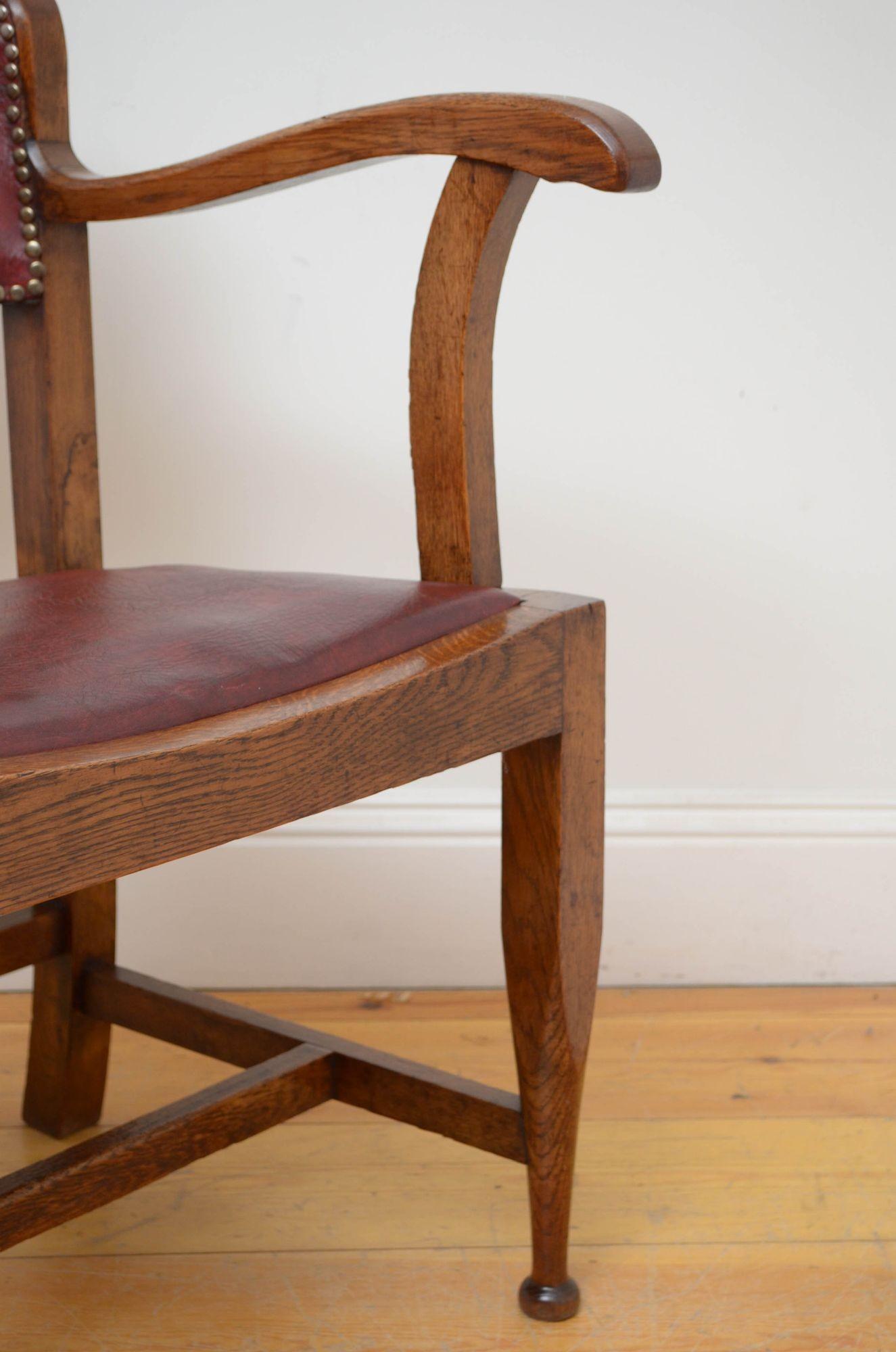 20th Century Arts and Crafts Oak Desk Chair / Office Chair For Sale