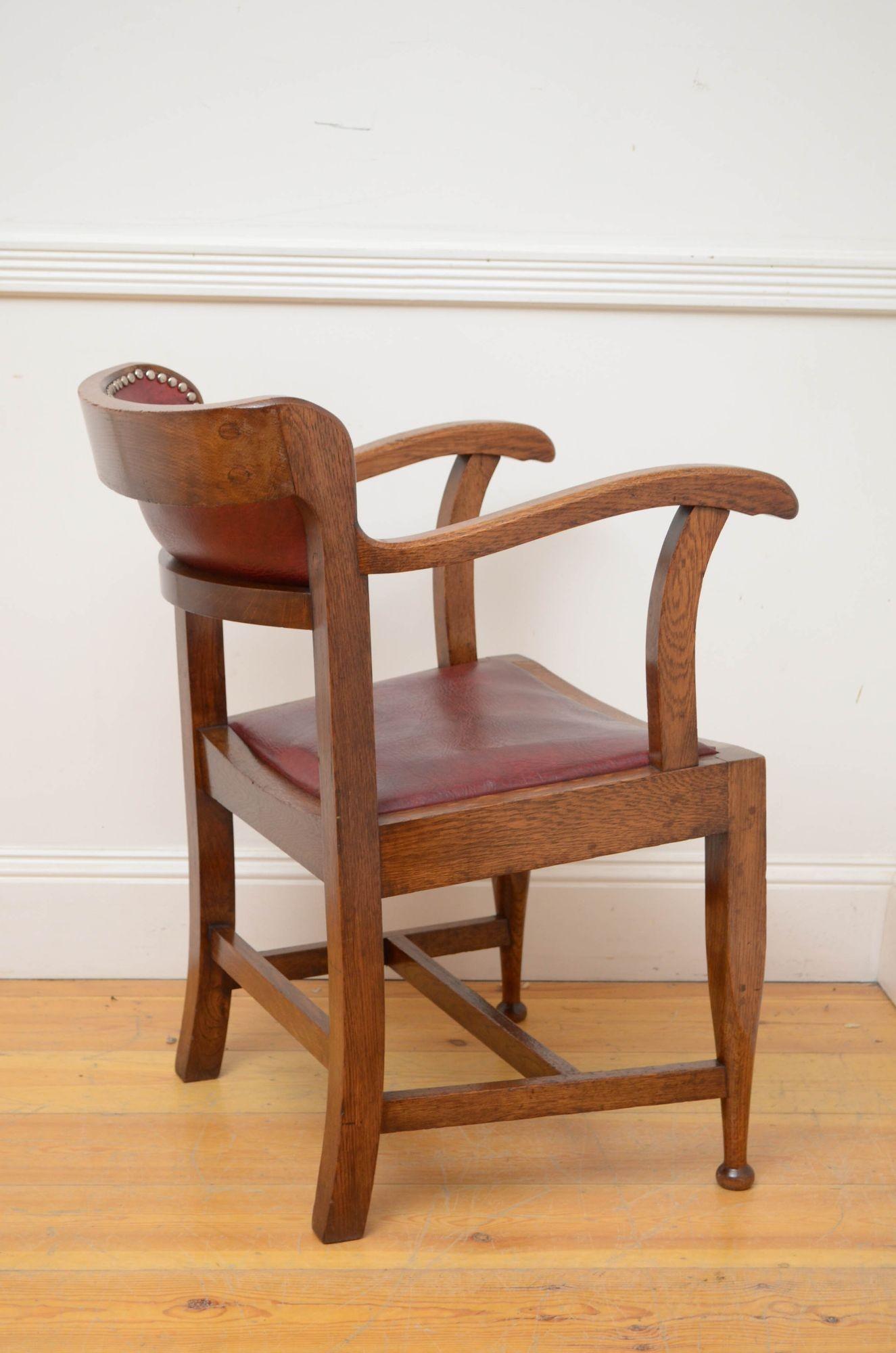 Arts and Crafts Oak Desk Chair / Office Chair For Sale 2