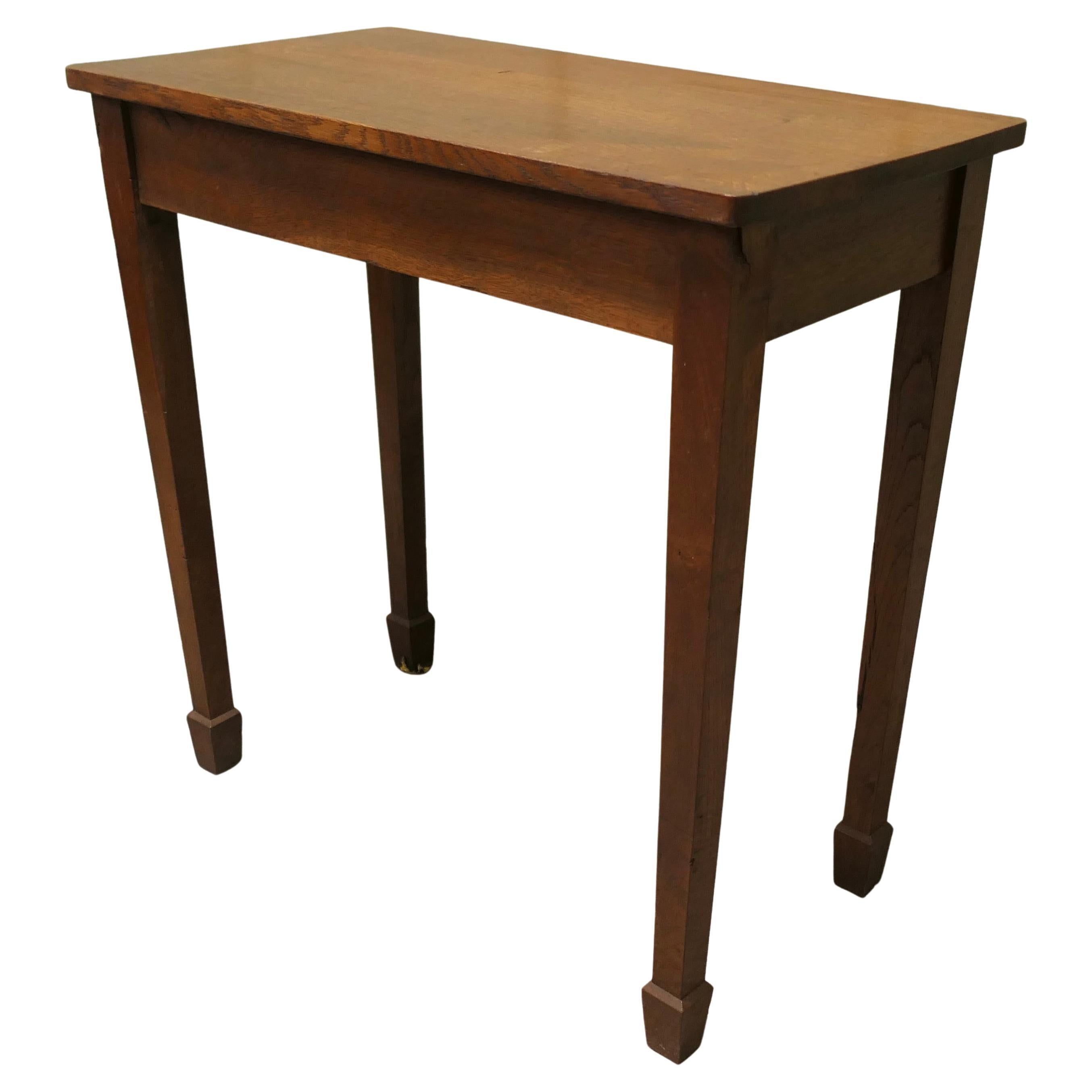 Arts and Crafts Oak Occasional Table or Side Table This is a good quality piece