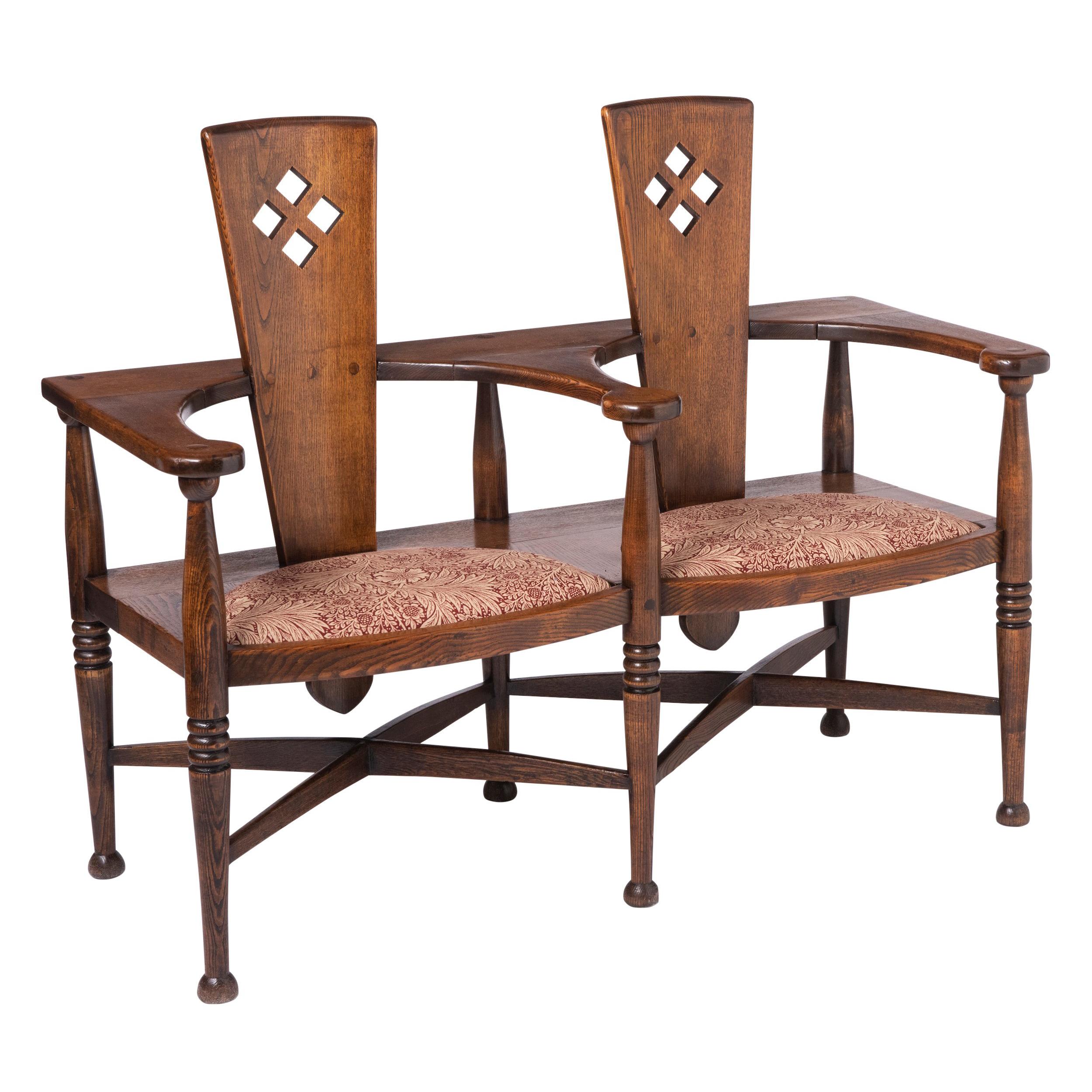 Arts and Crafts Oak Settle Designed by George Henry Walton, England circa 1890 For Sale