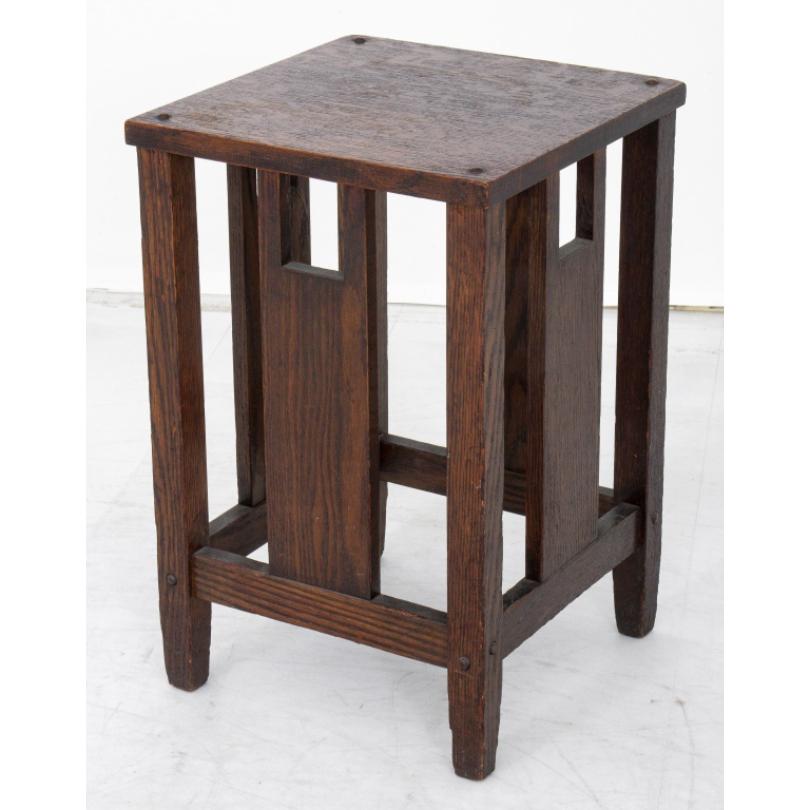 Arts and Crafts Oak Side Table In Good Condition In Astoria, NY