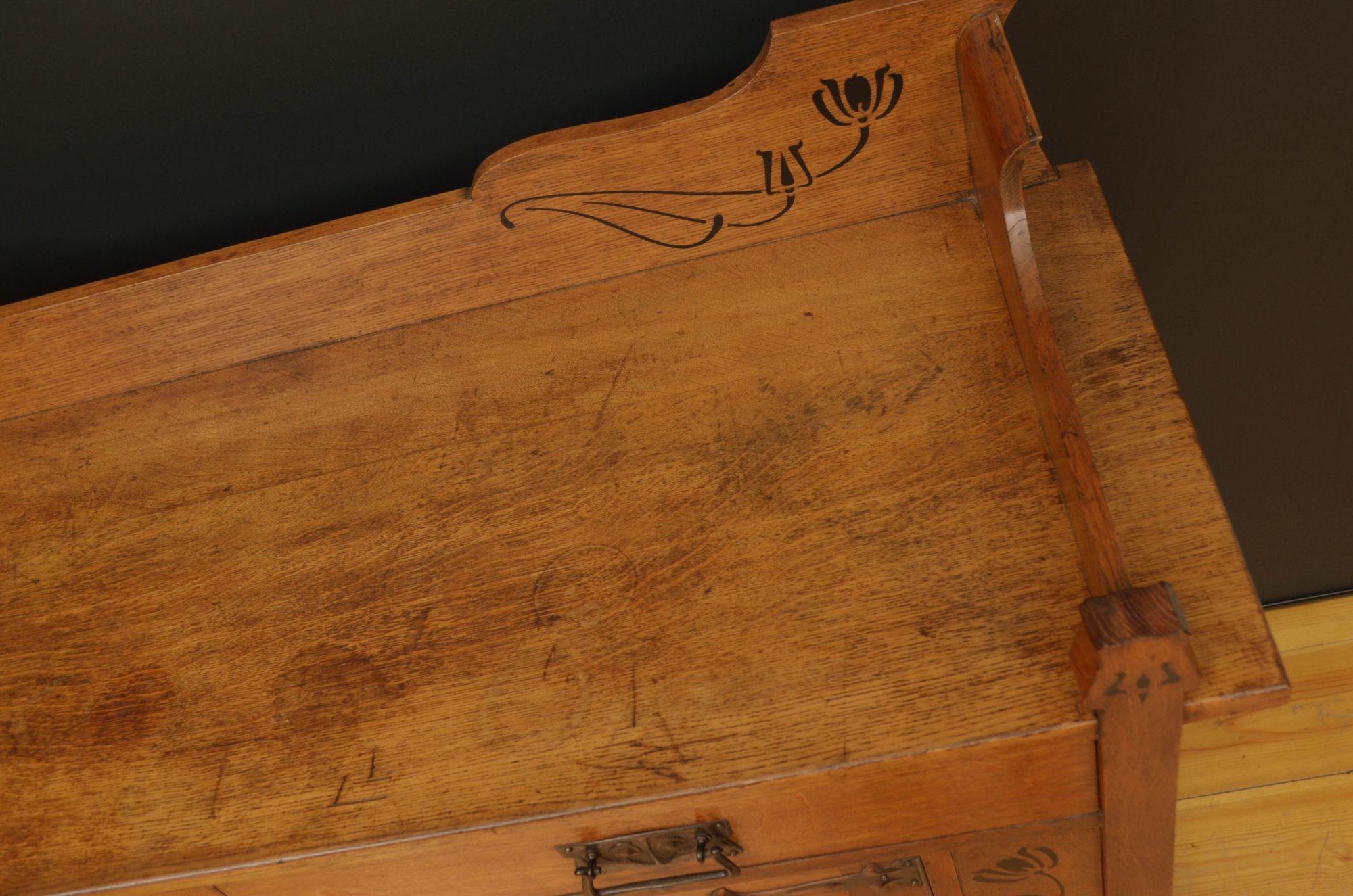 Arts and Crafts Sideboard aus Eichenholz (20. Jahrhundert) im Angebot