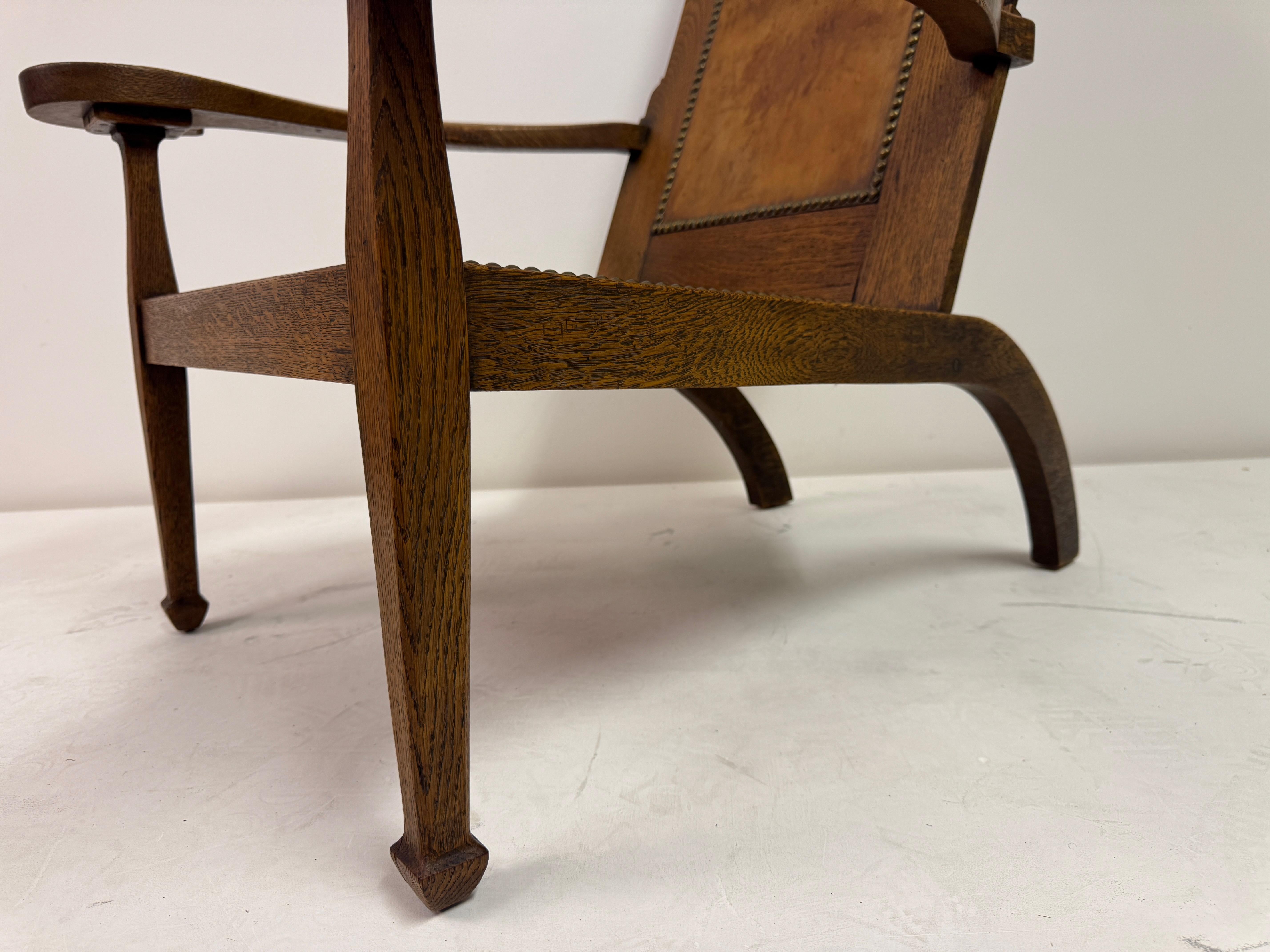 Silla de estudio Arts and Crafts de roble de Arthur Simpson de Kendal, hacia 1910 en venta 5