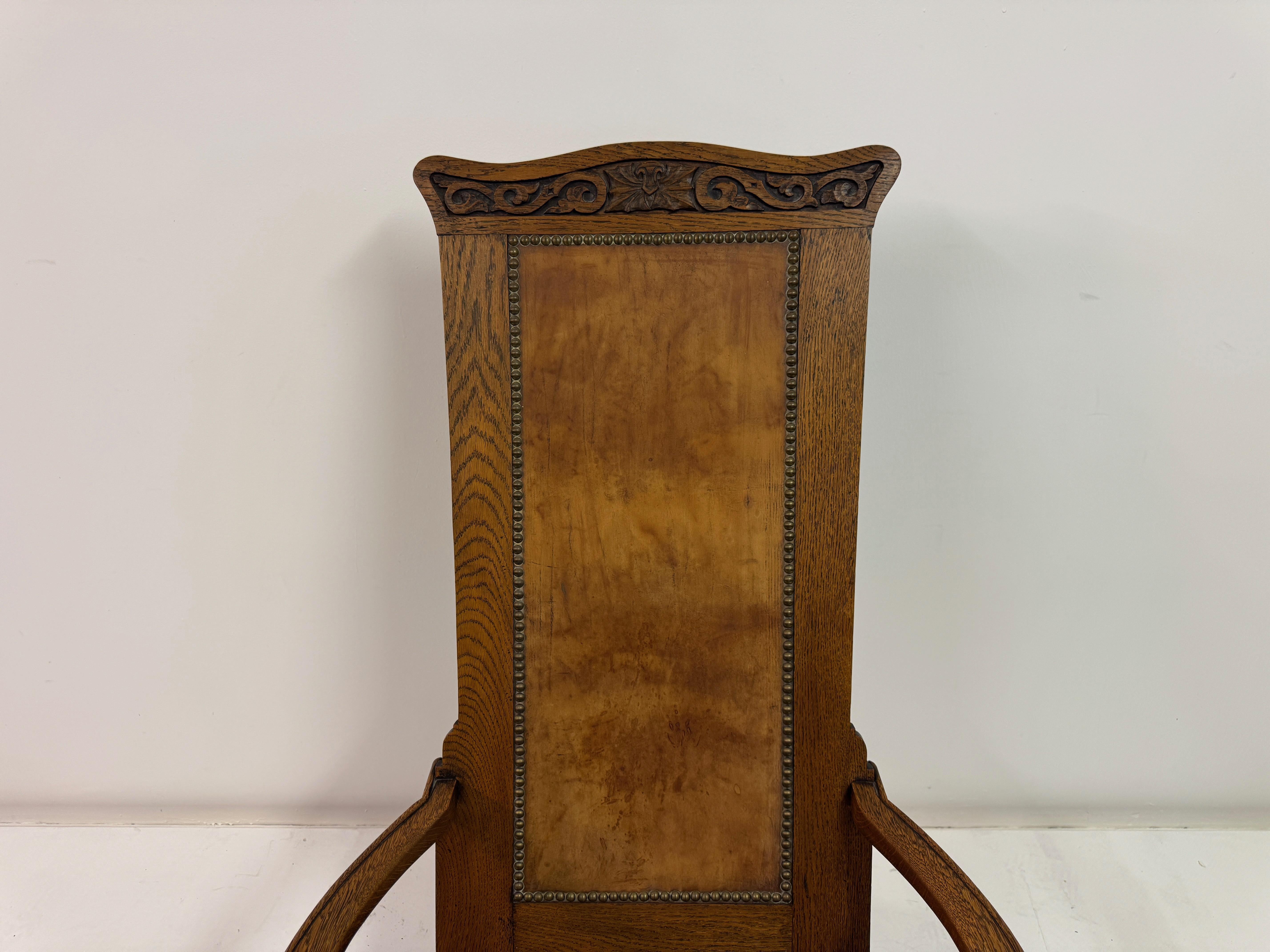 Silla de estudio Arts and Crafts de roble de Arthur Simpson de Kendal, hacia 1910 en venta 2