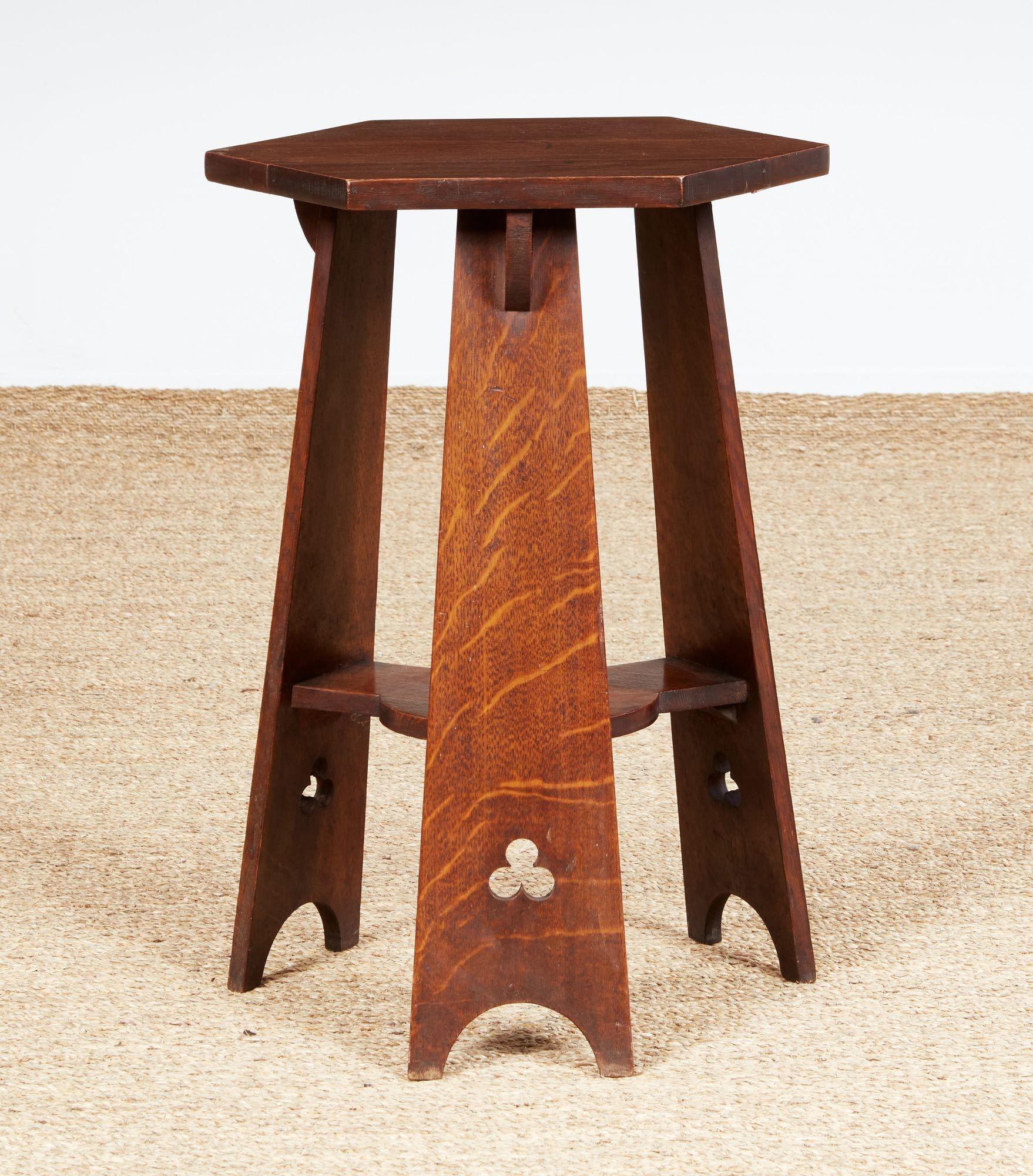 Table Arts and Crafts en vente 2
