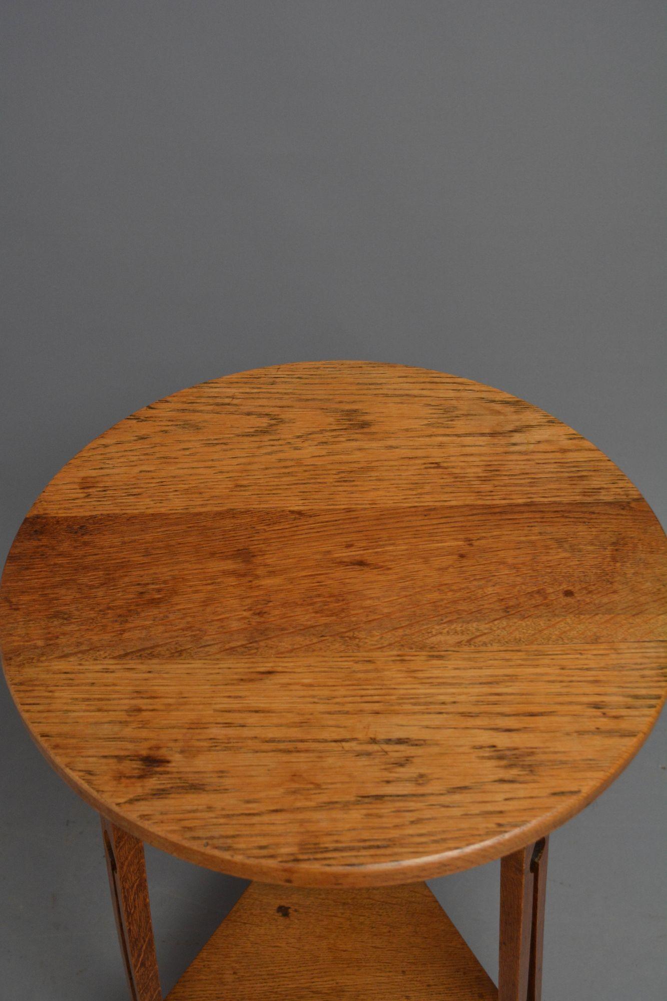 20ième siècle Table / Table d'appoint en Oak Arts and Crafts en vente