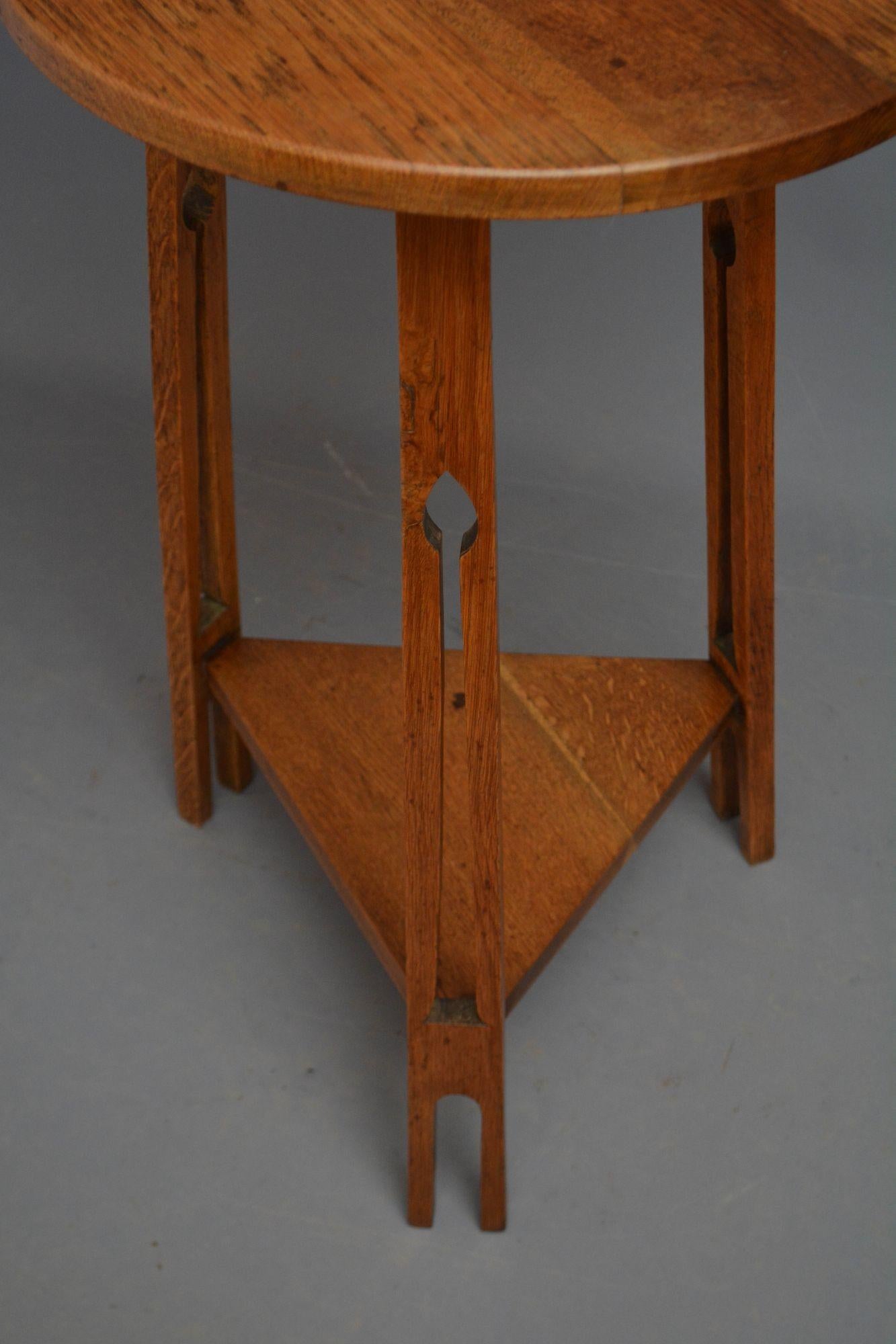 Table / Table d'appoint en Oak Arts and Crafts en vente 1