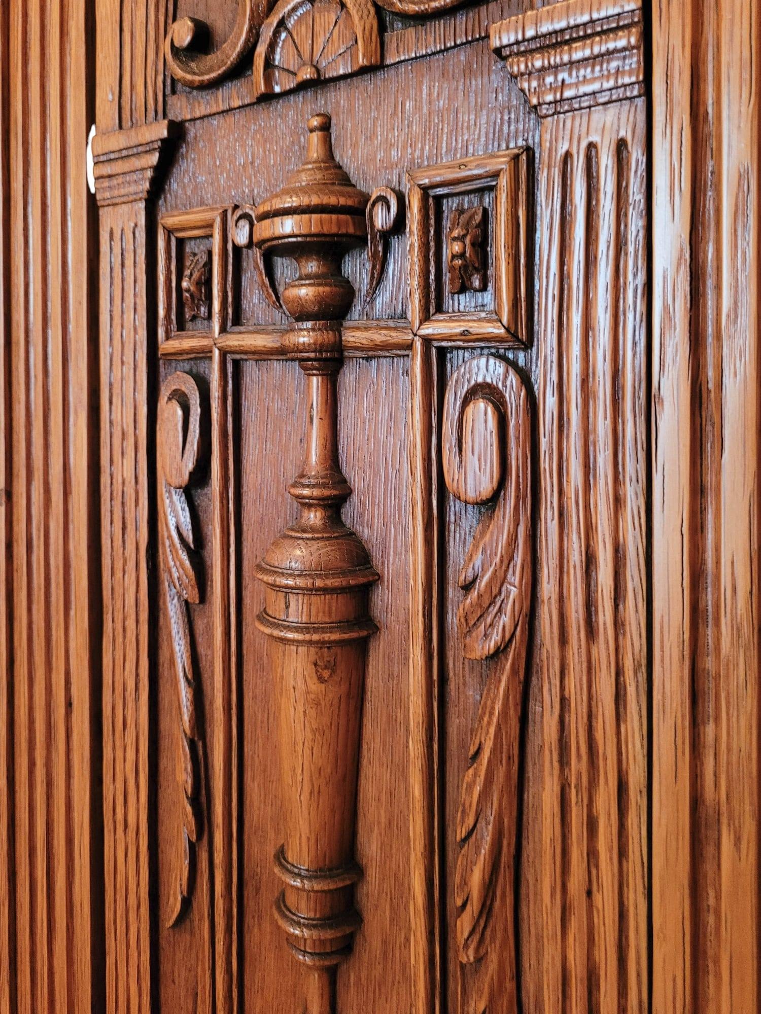 Arts and Crafts-Kleiderschrank aus Eiche, spätes 19. / frühes 20. Jahrhundert im Angebot 5