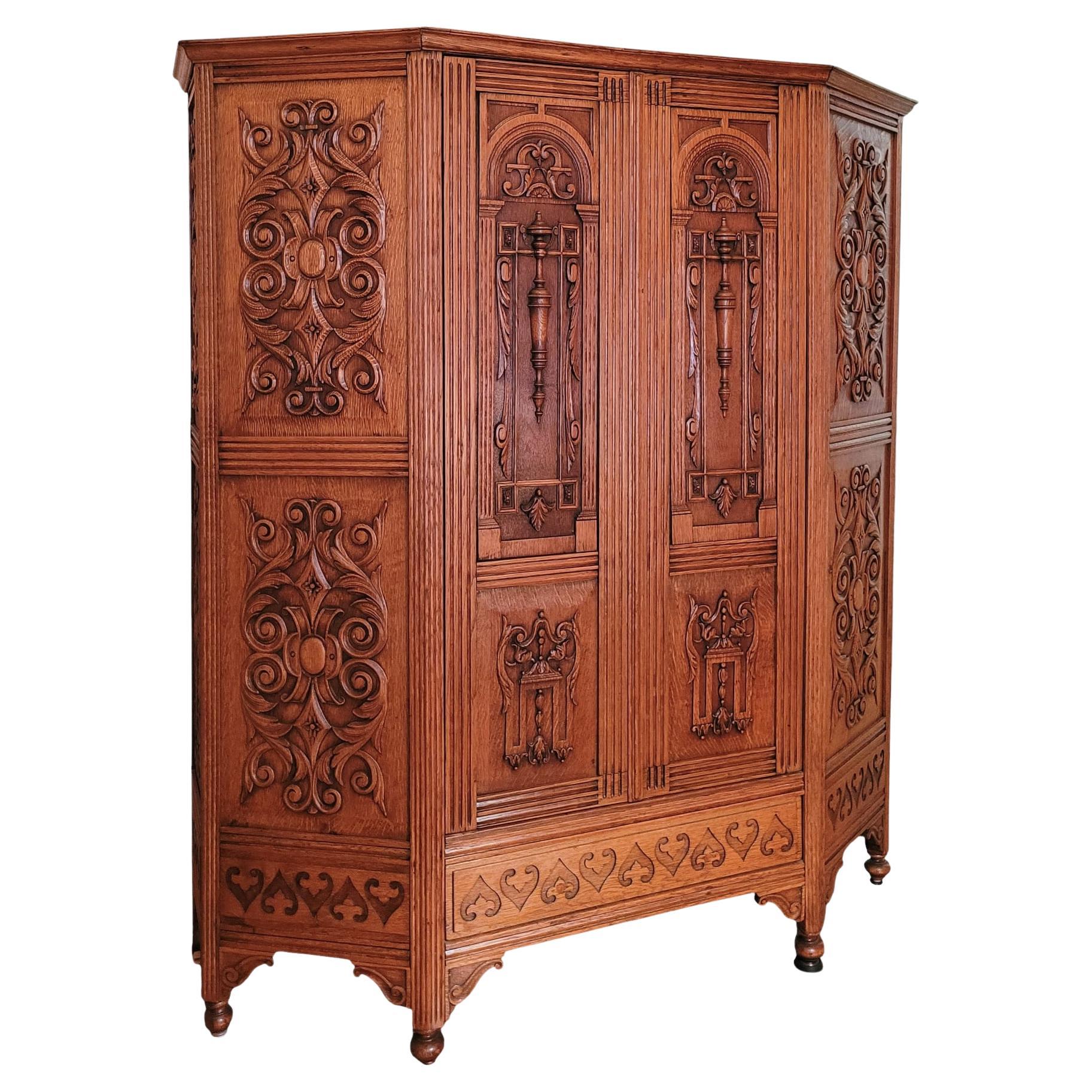 Arts and Crafts-Kleiderschrank aus Eiche, spätes 19. / frühes 20. Jahrhundert im Angebot