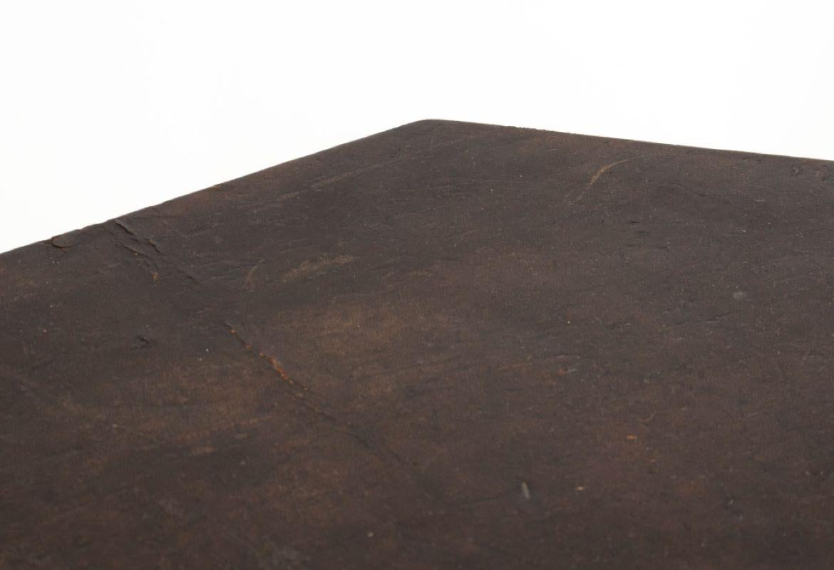 20ième siècle Table d'appoint octogonale en cuir Arts and Crafts en vente