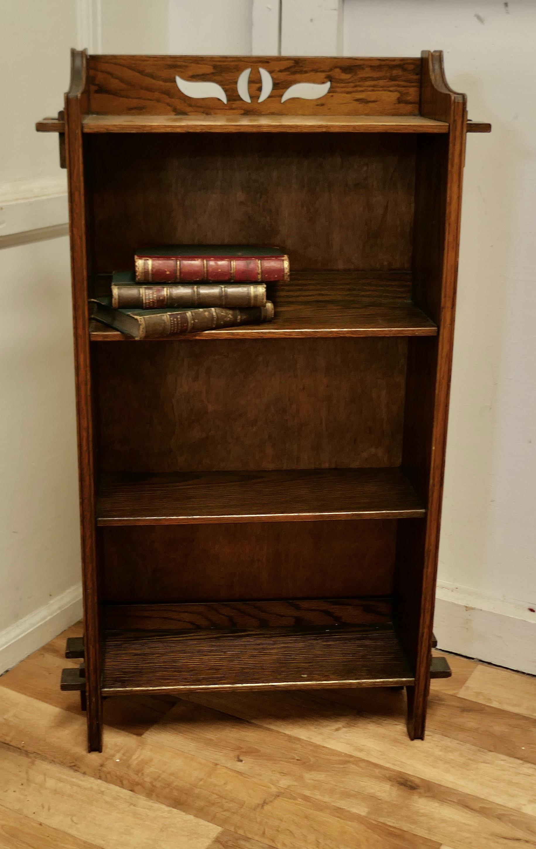 Arts and Crafts Open Front Oak Bookcase In Good Condition For Sale In Chillerton, Isle of Wight