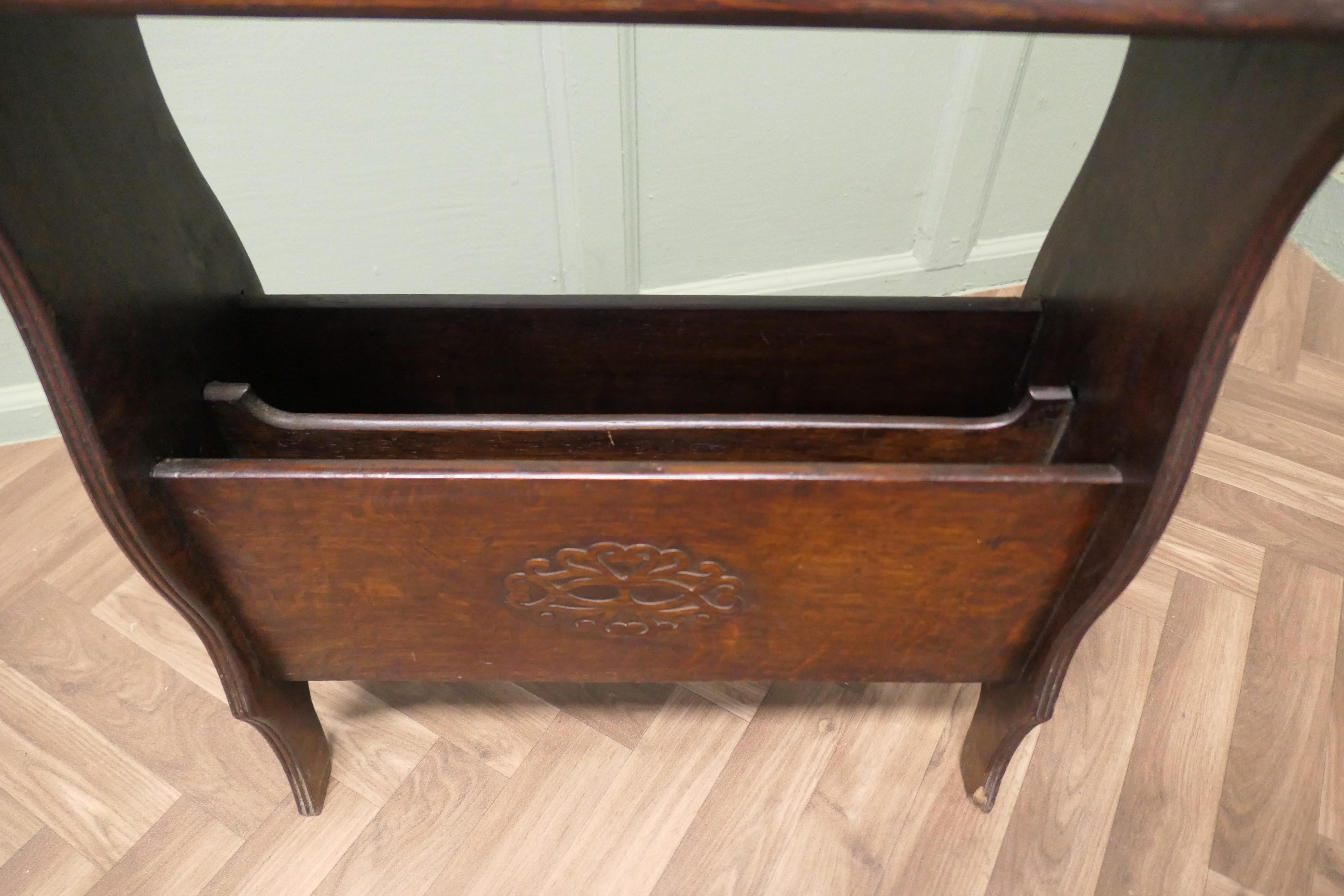 Arts and Crafts Open Front Oak Bookcase with Magazine Rack In Good Condition For Sale In Godshill, Isle of Wight