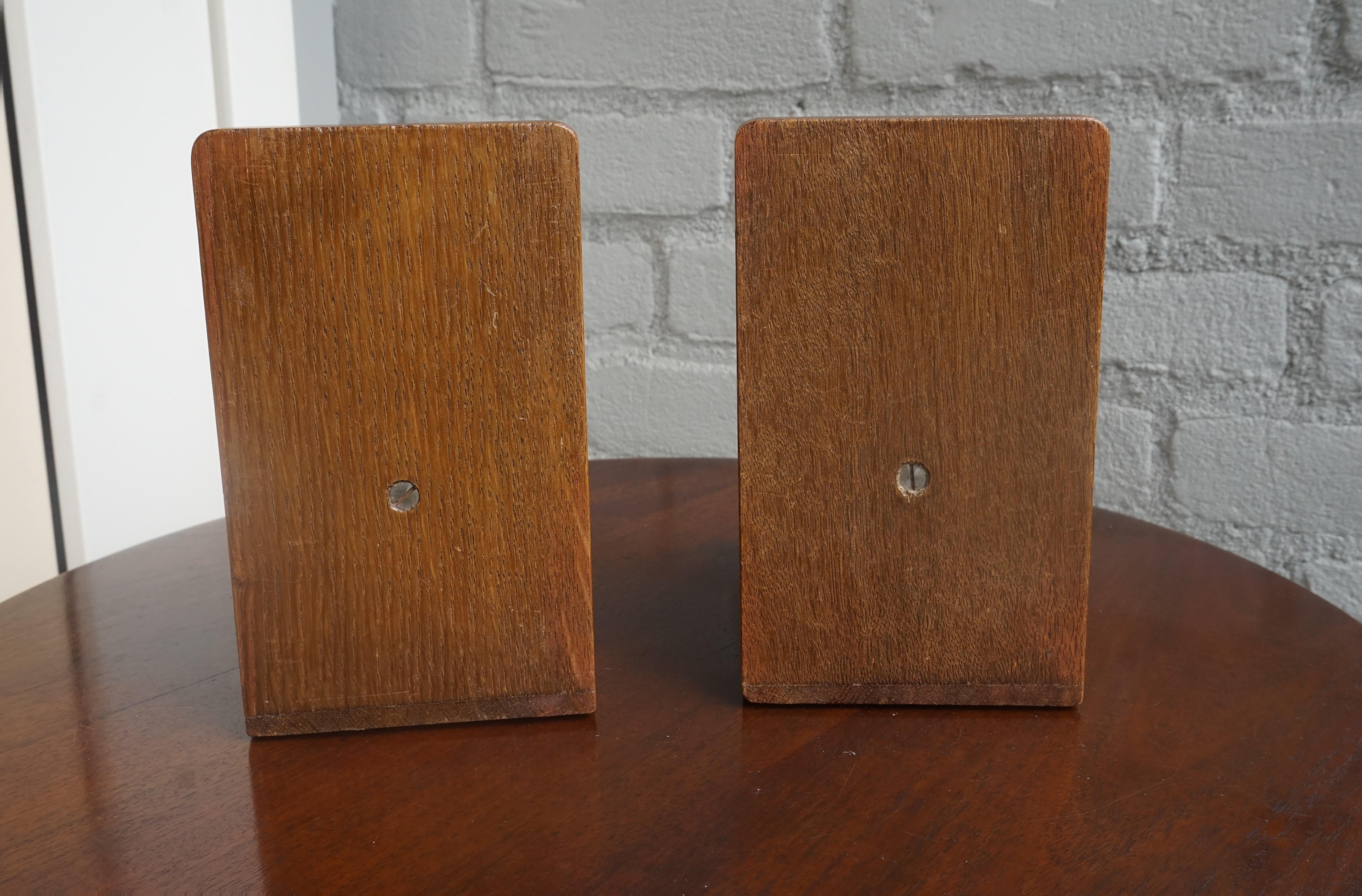 Arts & Crafts Pair of Wooden Dice with Metal Nails Bookends for The Gamblers 1