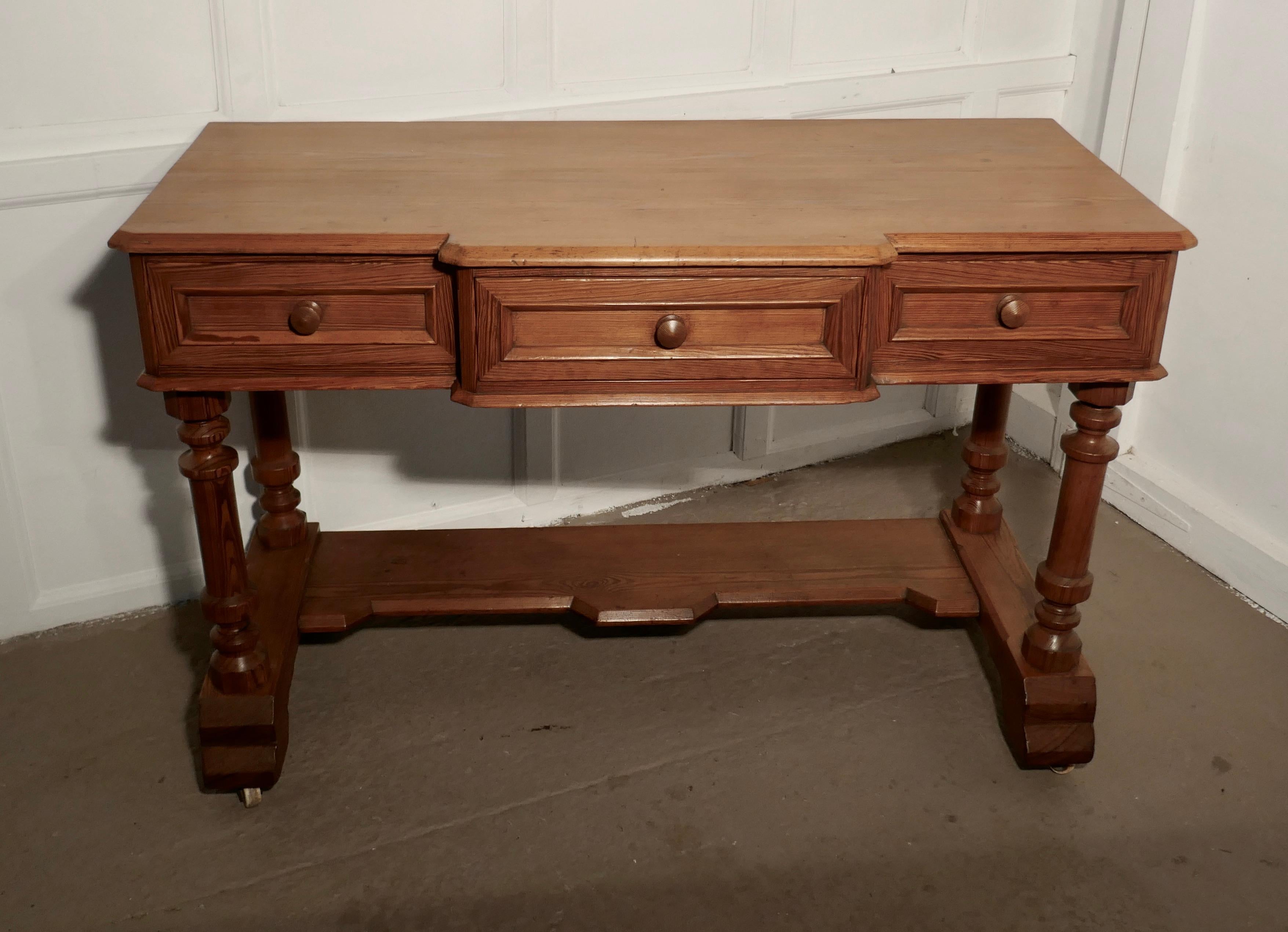 Arts and Crafts Arts & Crafts Pitch Pine Writing Table