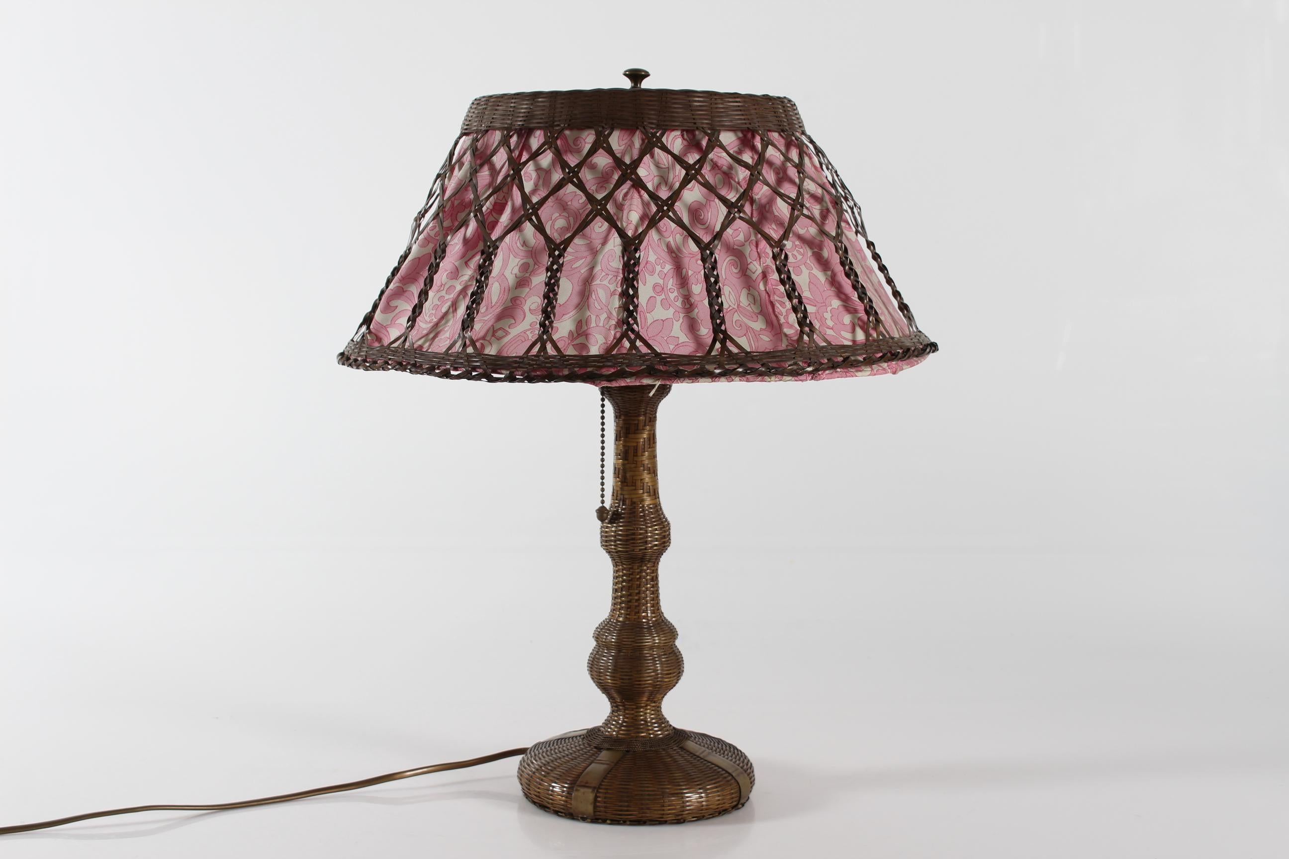 Danish Arts and Crafts Pull Chain Table Lamp of Plaited Brass with Floral Fabric 1930s For Sale