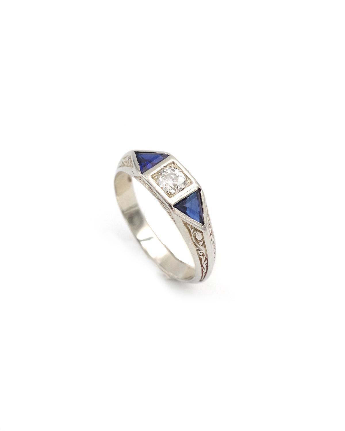 Men's Arts and Crafts ring in 18 karats white gold, 0.30 ct old-cut diamond, Art Deco For Sale