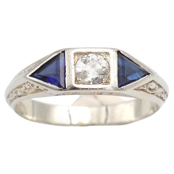 Arts and Crafts ring in 18 karats white gold, 0.30 ct old-cut diamond, Art Deco For Sale