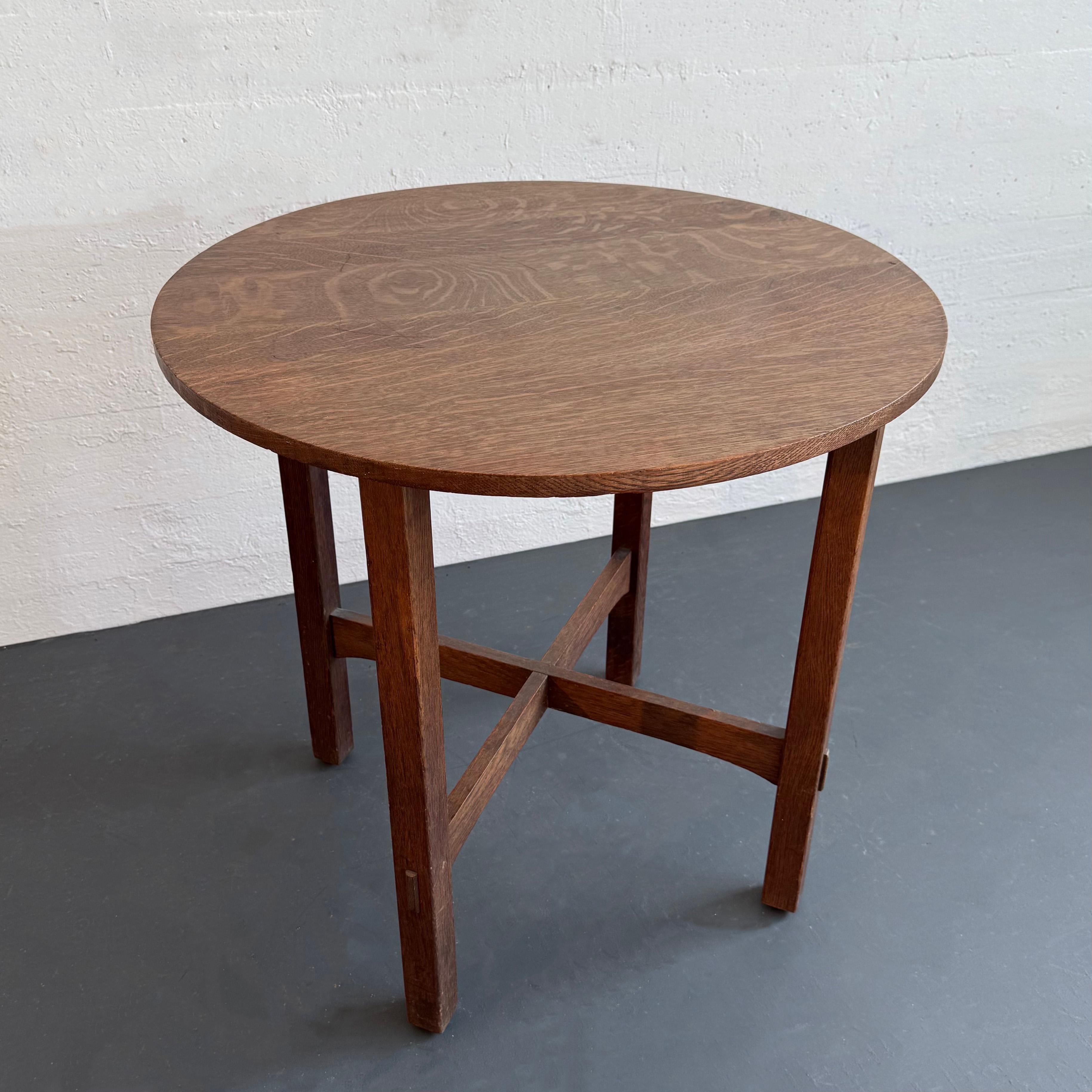 Runder Arts and Crafts-Tisch aus Eiche von Gustav Stickley (amerikanisch) im Angebot