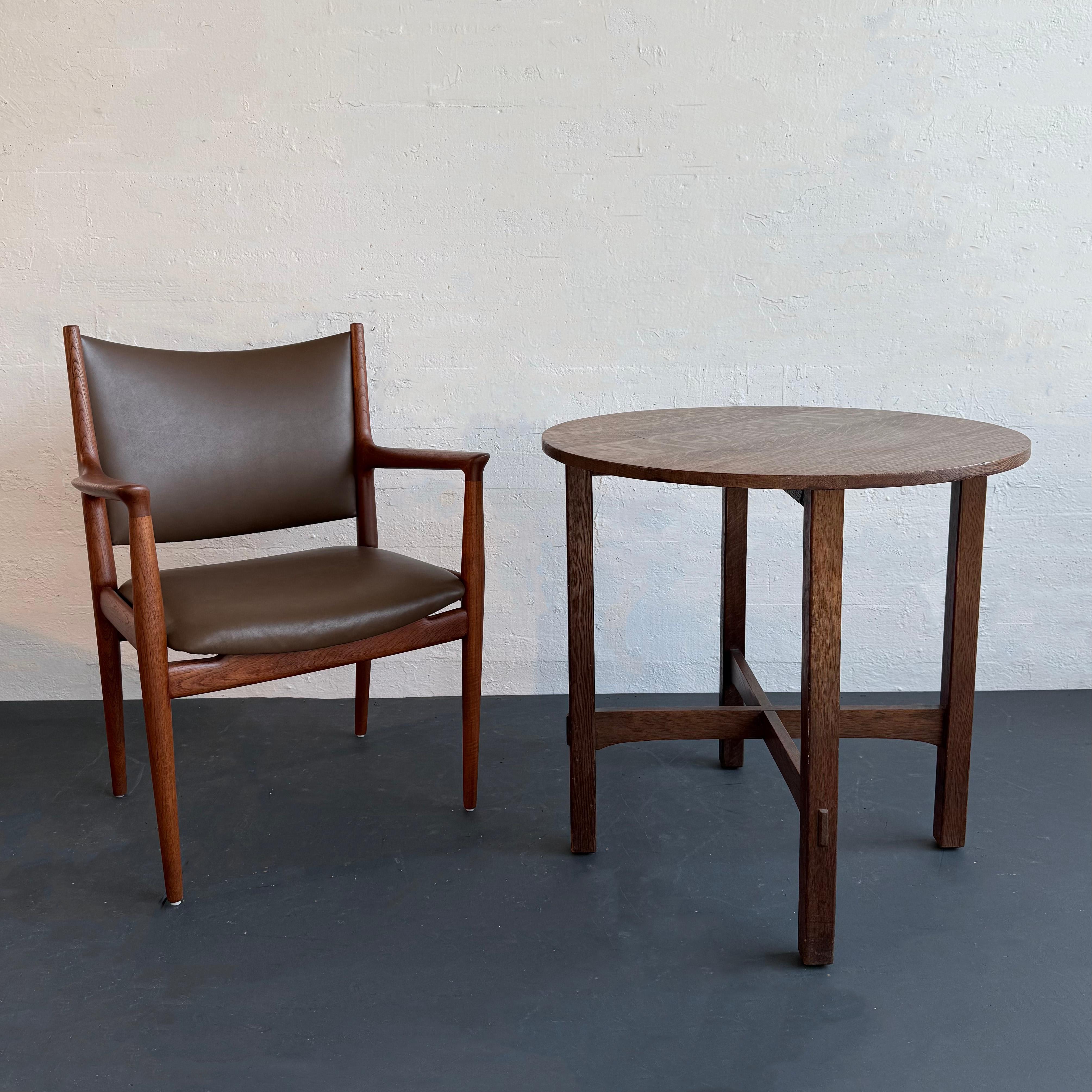 Runder Arts and Crafts-Tisch aus Eiche von Gustav Stickley im Zustand „Gut“ im Angebot in Brooklyn, NY