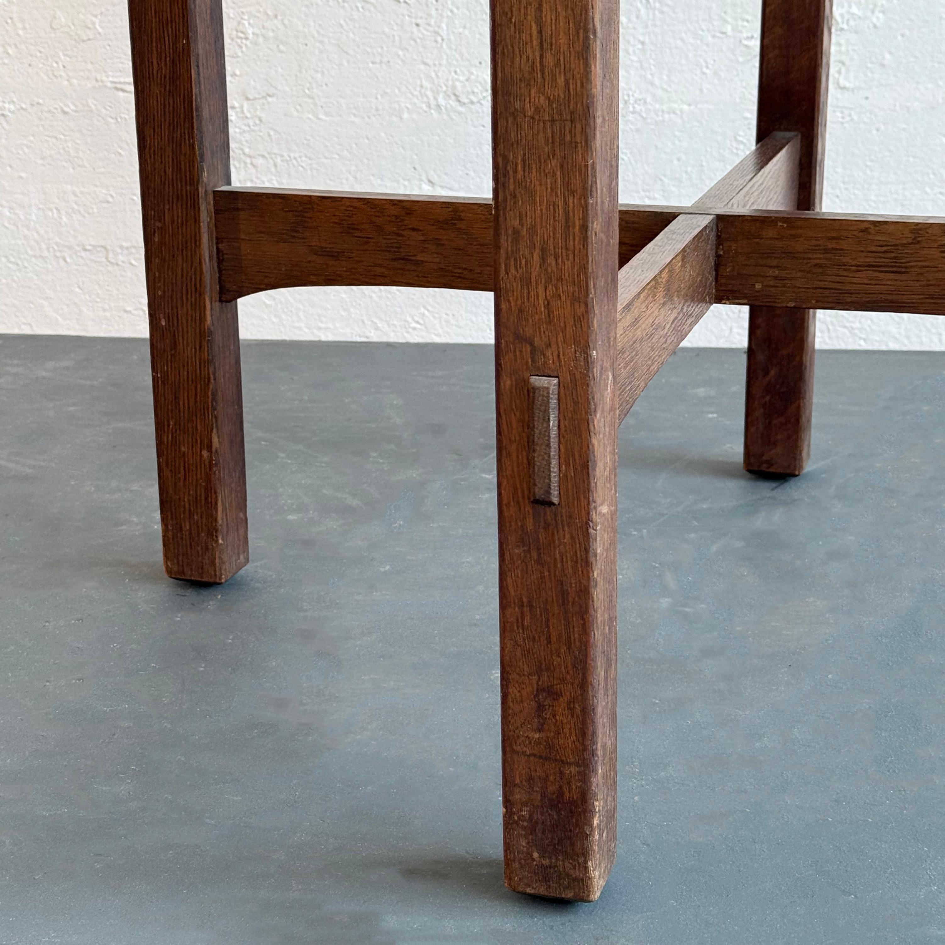Runder Arts and Crafts-Tisch aus Eiche von Gustav Stickley (Eichenholz) im Angebot