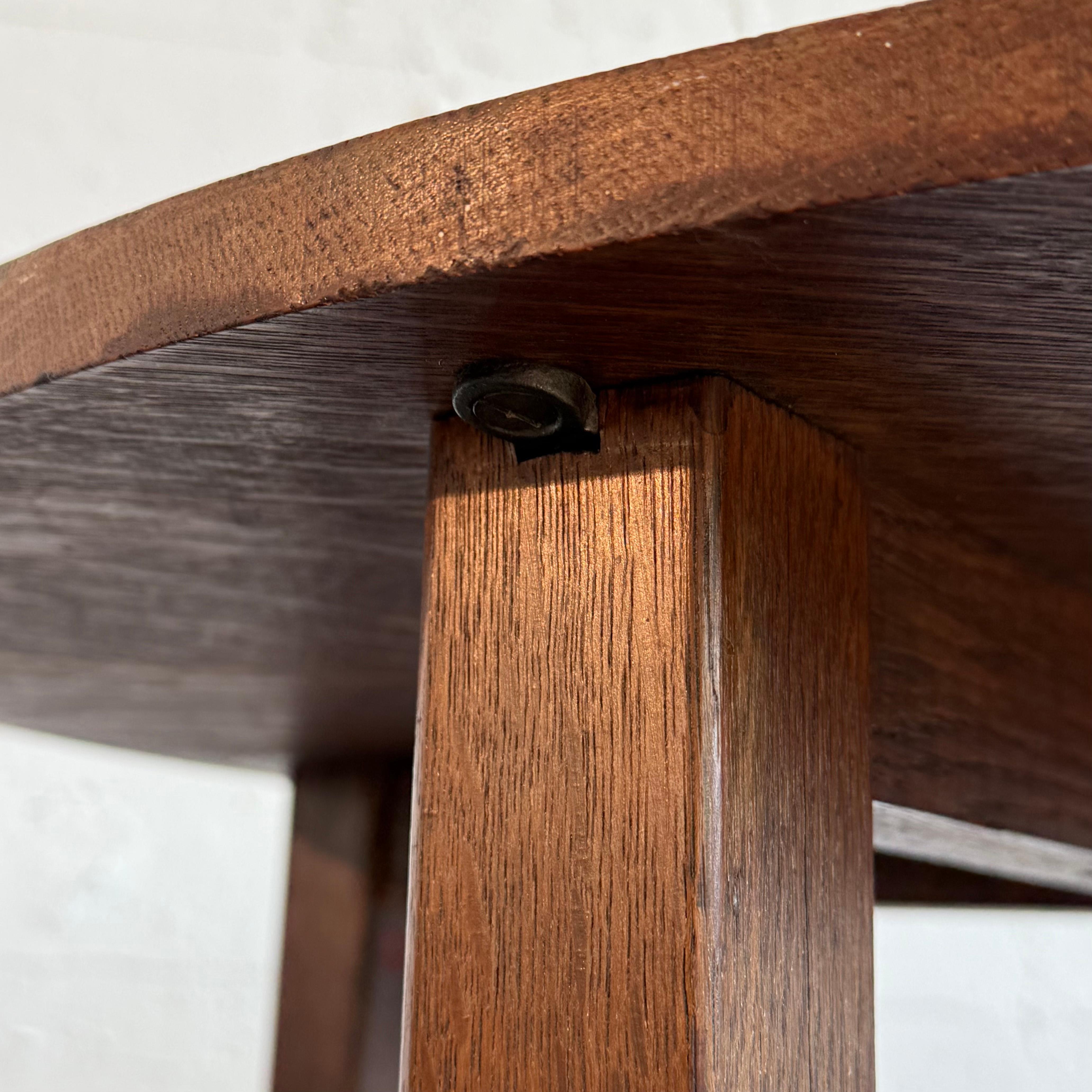Runder Arts and Crafts-Tisch aus Eiche von Gustav Stickley im Angebot 3