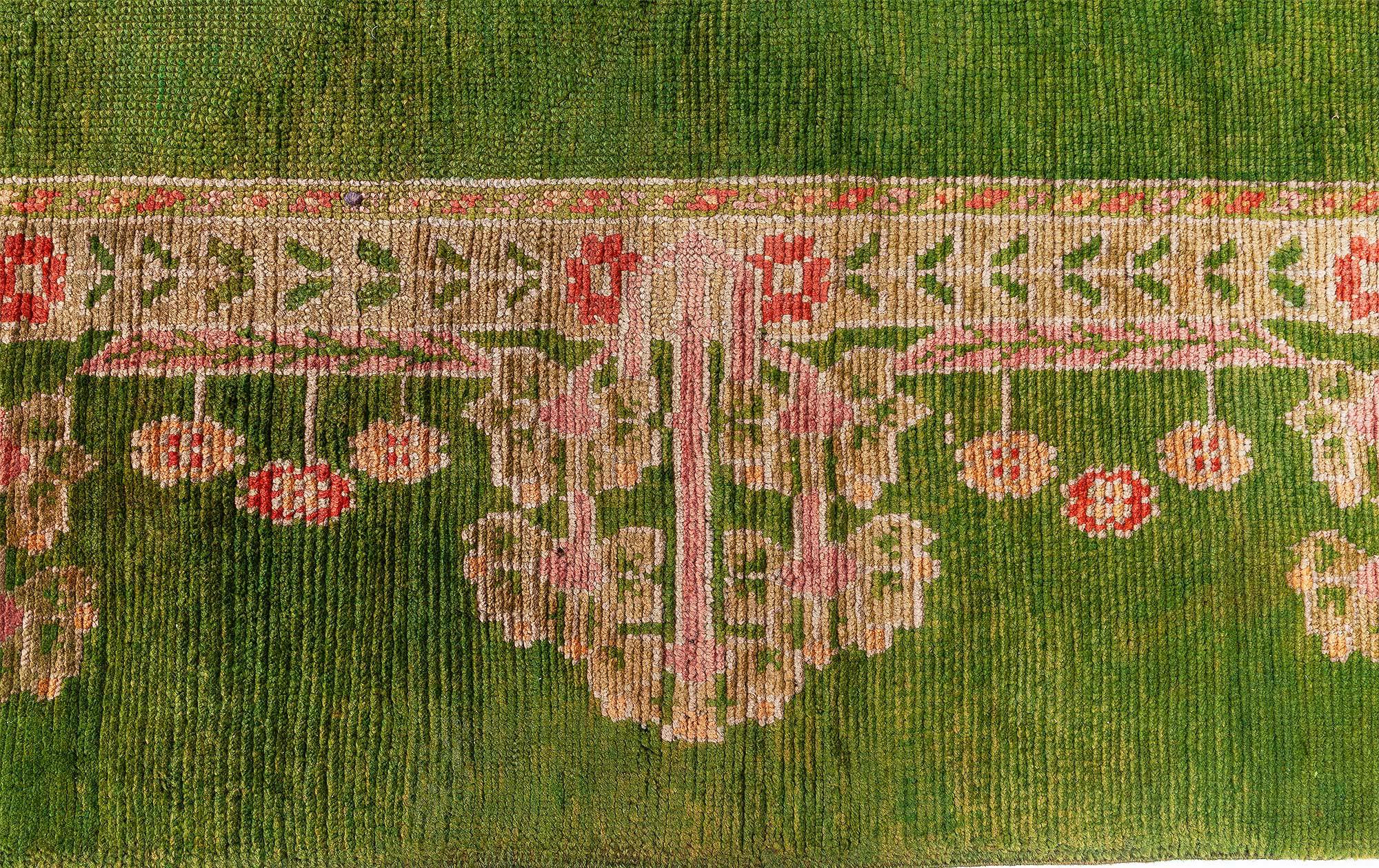 Arts and Crafts Rug Doris Leslie Blau In Good Condition For Sale In New York, NY