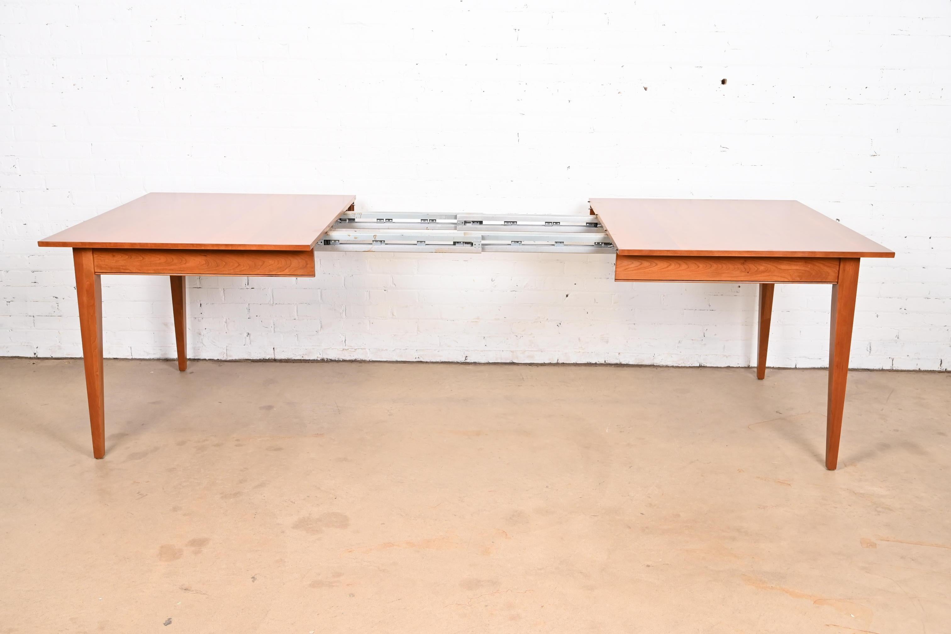 Arts and Crafts Mesa de Comedor Extensible de Cerezo Shaker, Reacabada Cereza en venta