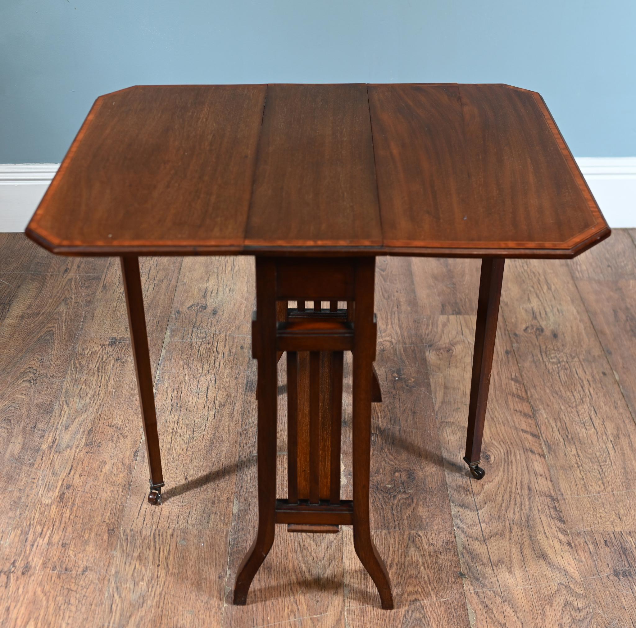 Arts and Crafts Side Table Drop Leaf Mahogany 1910 For Sale 1