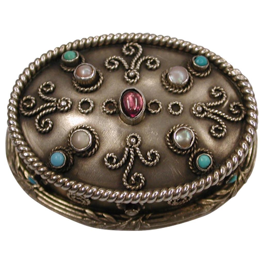 Scatola standard Brittania in argento dorato di Arts & Crafts con pietre preziose, 1910 in vendita