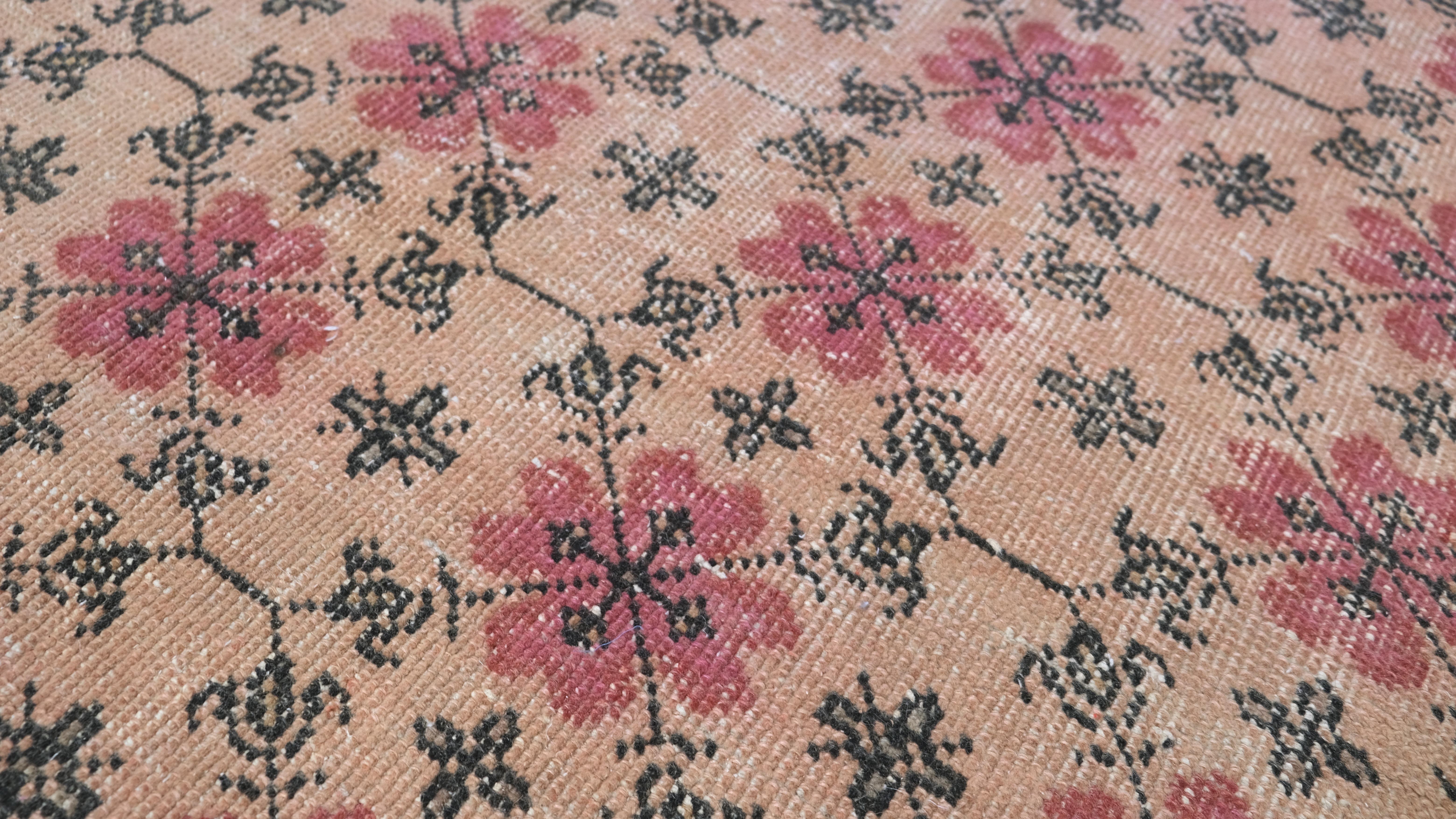 Tapis Arts and Crafts beige doux, rouges sourds, tapis de laine 4'4''x6'9'' Bon état - En vente à Torrance, CA