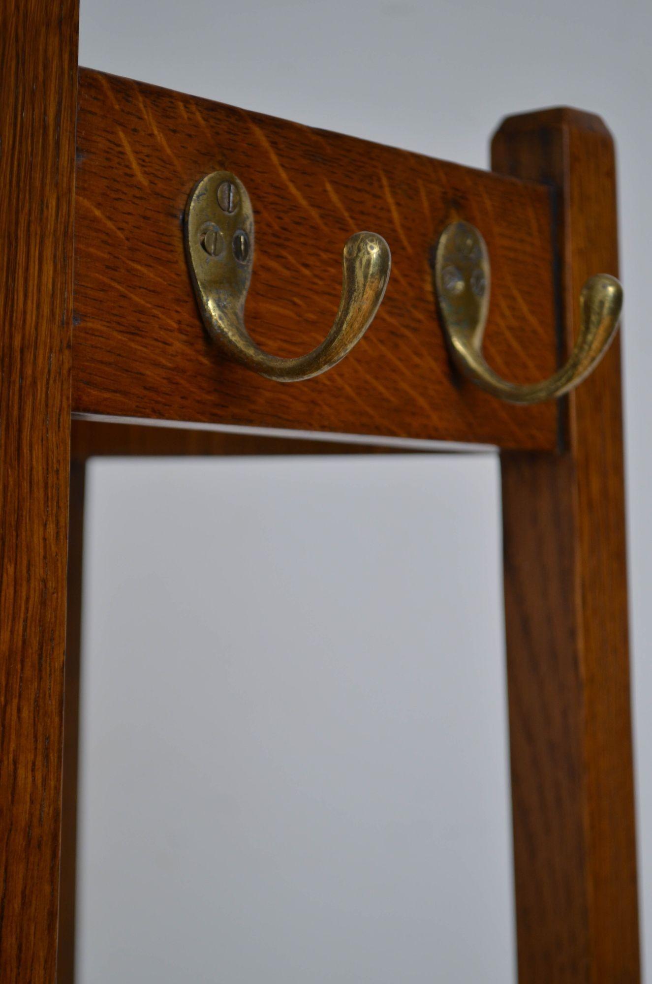 Appendiabiti a stelo in rovere massiccio di Arts and Crafts in vendita 4