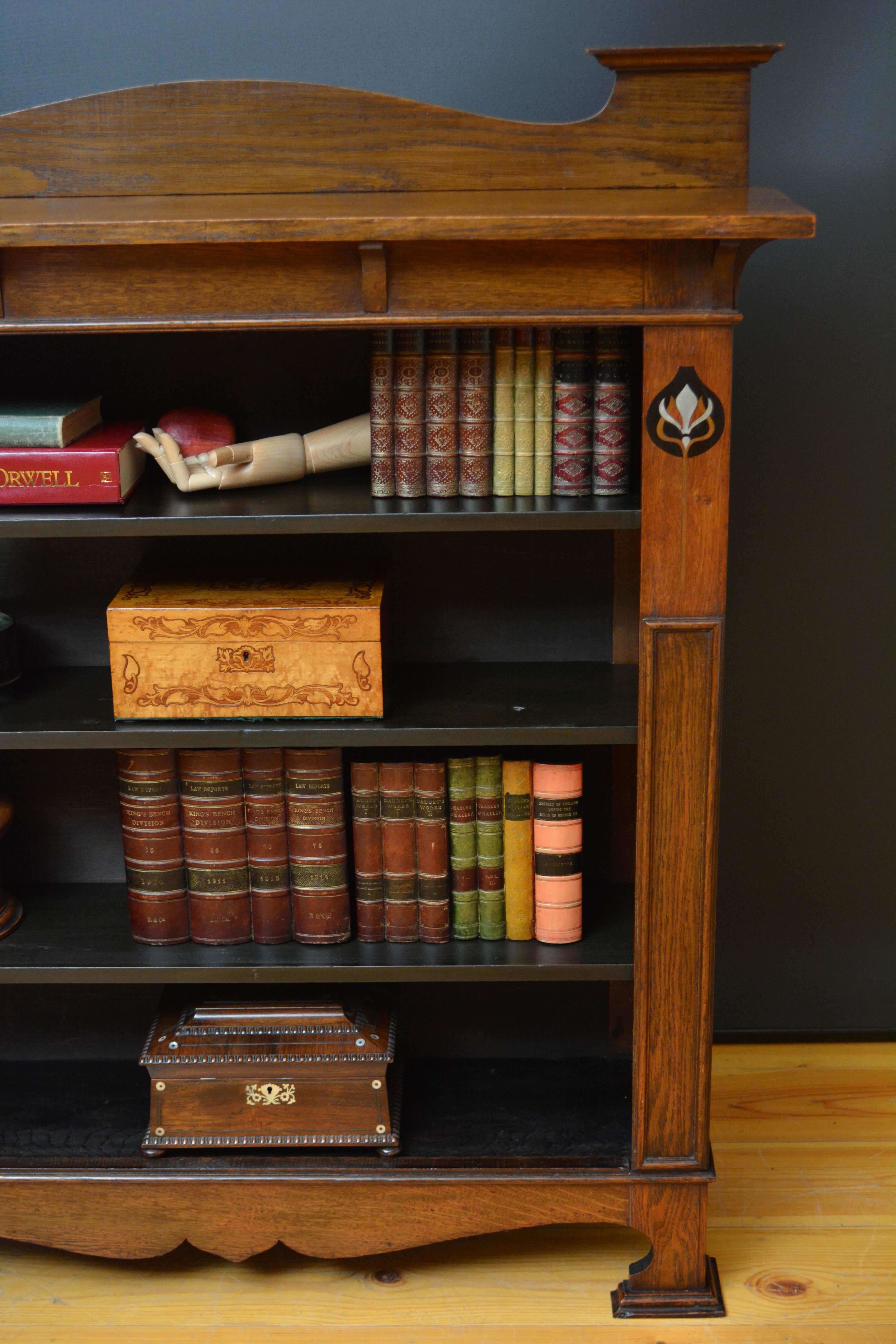 Arts and Crafts Librería abierta de roble macizo c1900 en venta 8