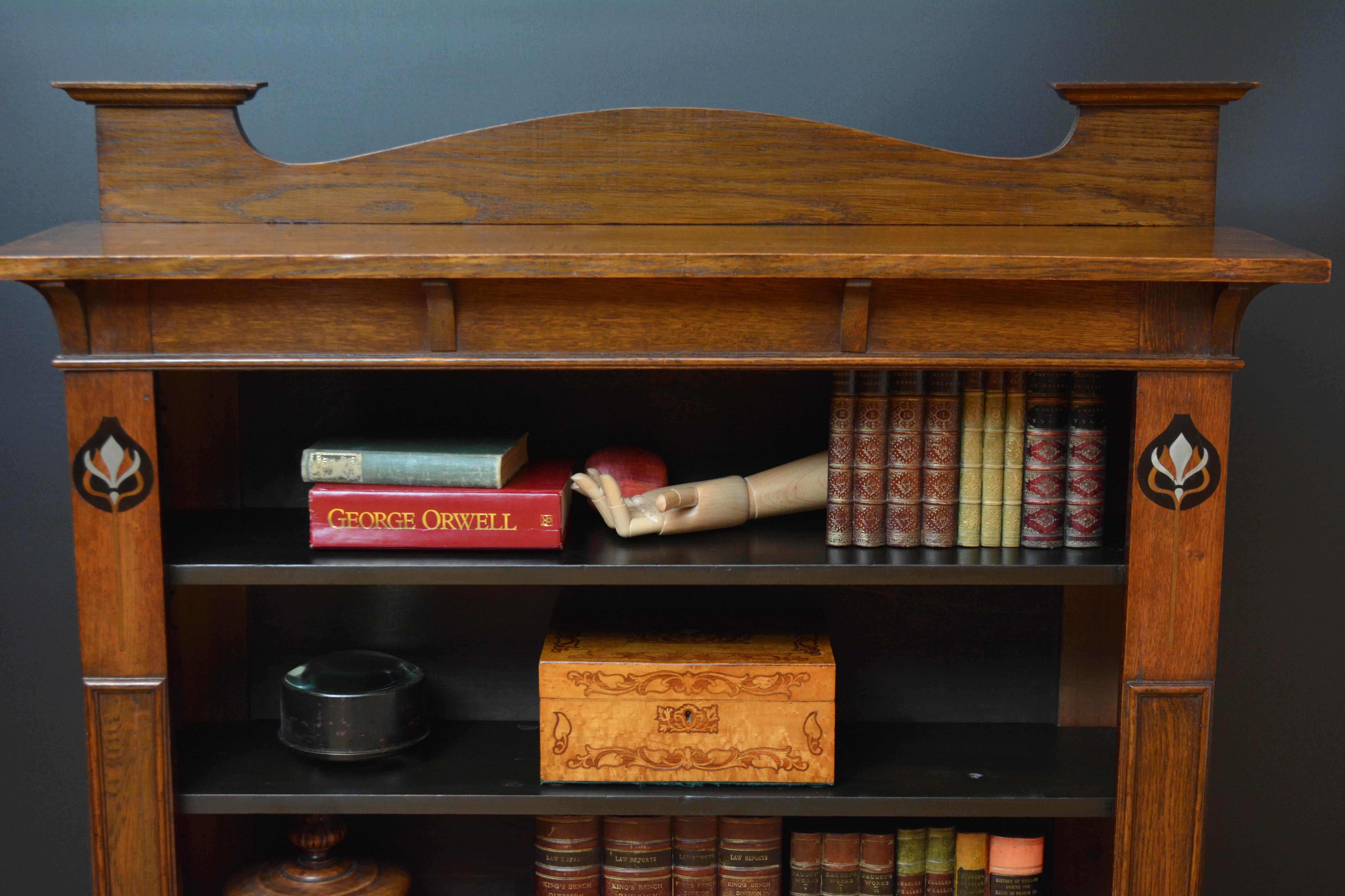 Arts and Crafts Librería abierta de roble macizo c1900 en venta 9