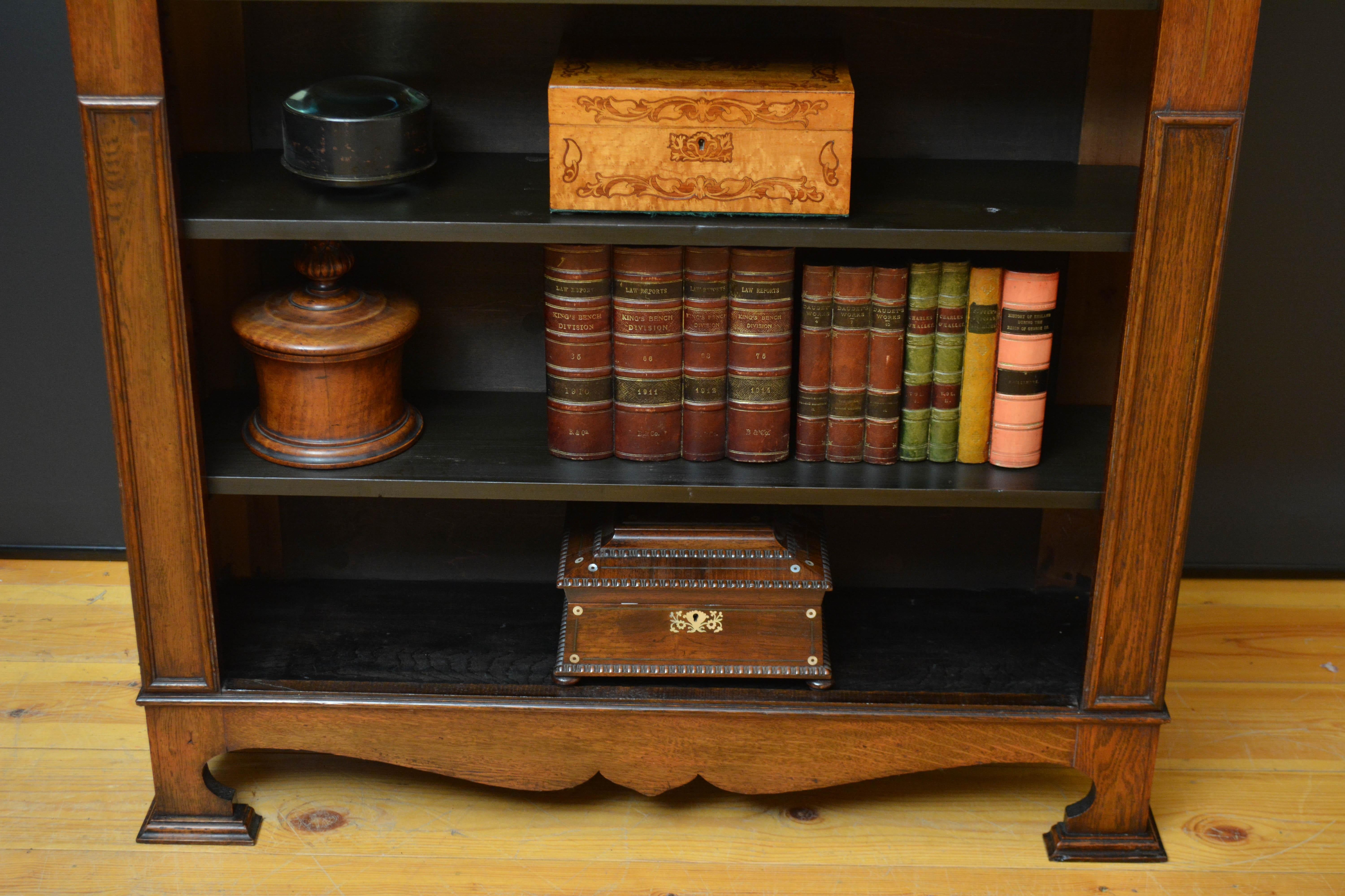 Arts and Crafts Librería abierta de roble macizo c1900 en venta 10