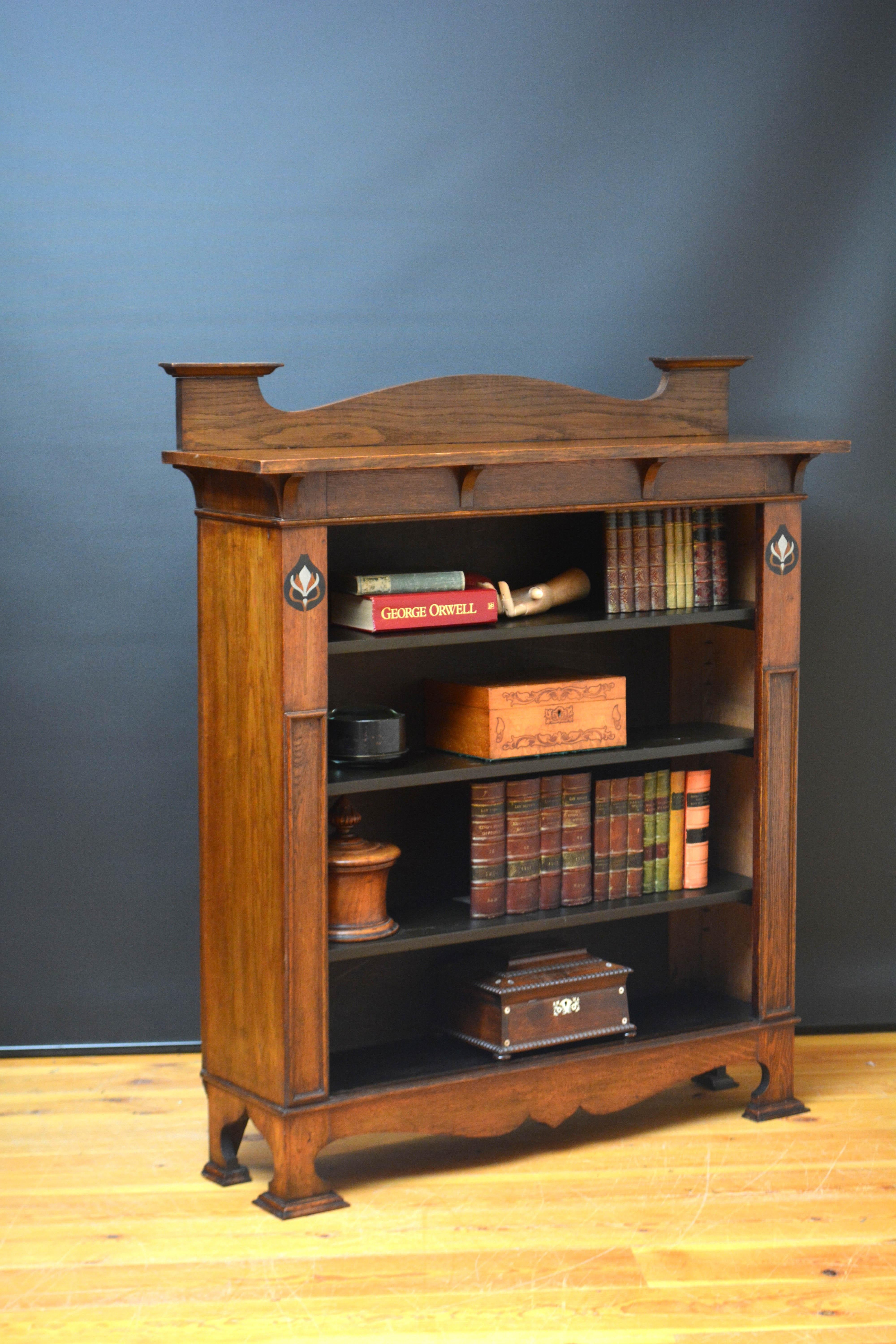 Arts and Crafts Librería abierta de roble macizo c1900 Artes y manualidades en venta