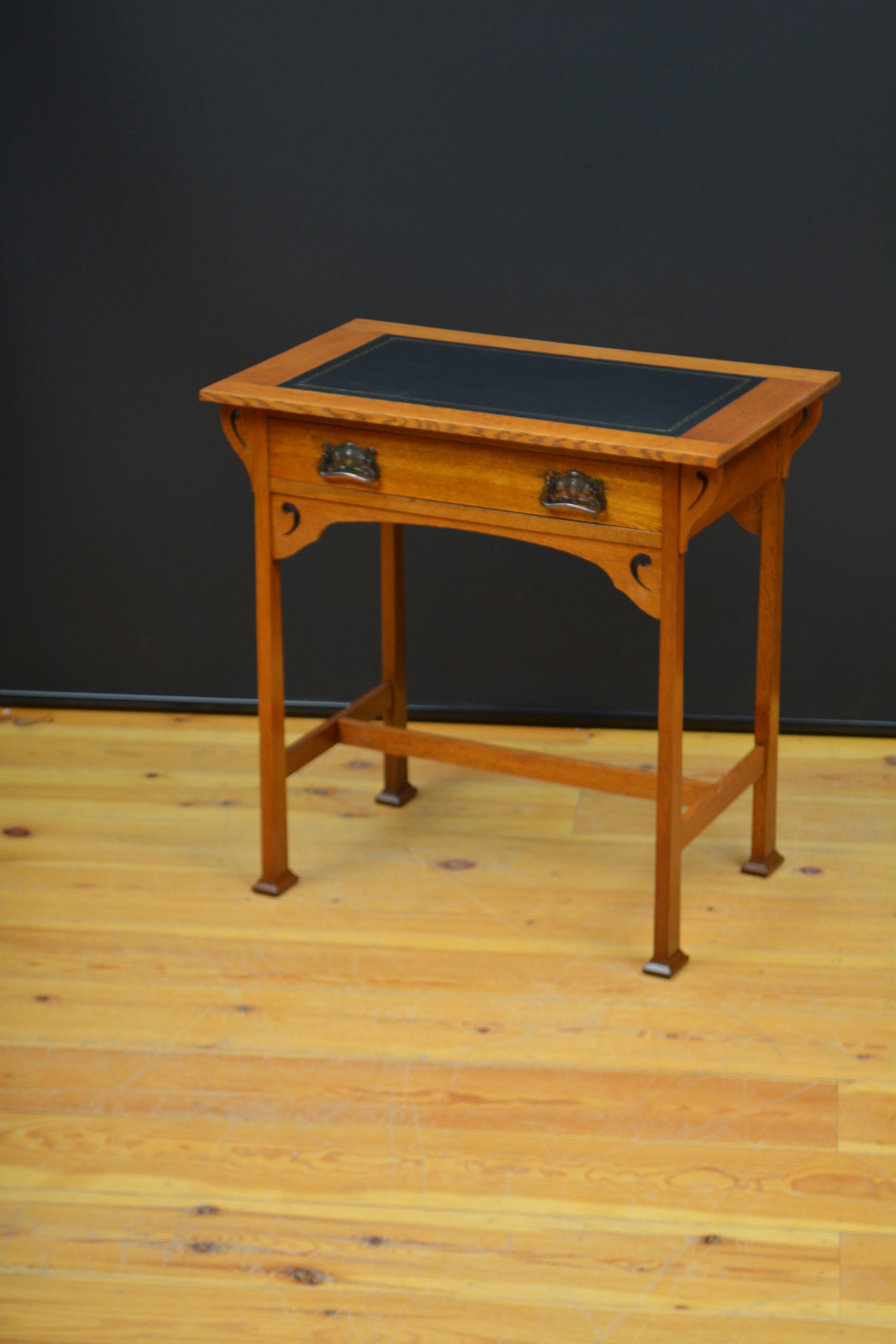 English Arts and Crafts Solid Oak Side Table / Writing Table c1900s For Sale