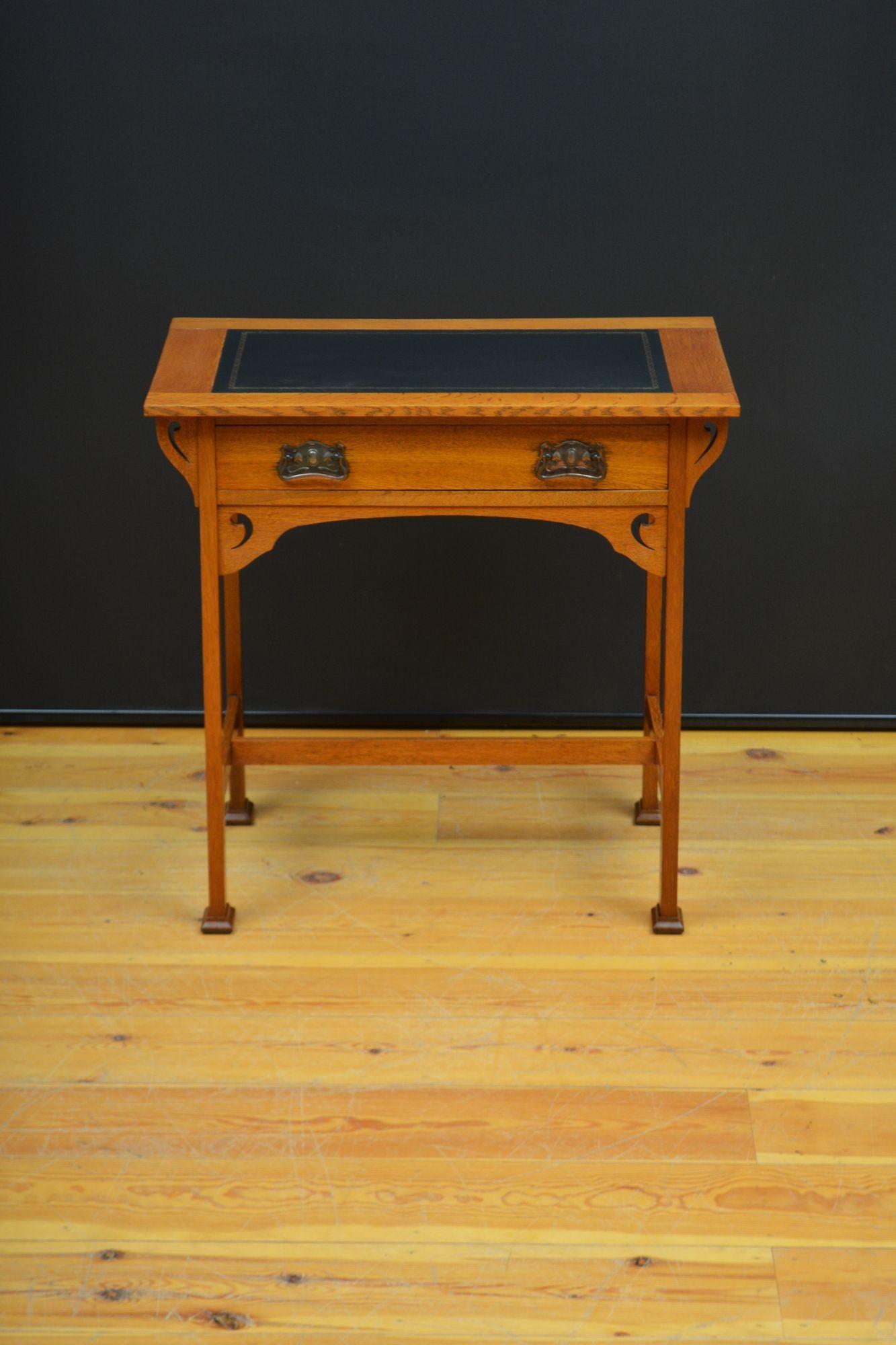 Arts and Crafts Solid Oak Side Table / Writing Table In Good Condition For Sale In Whaley Bridge, GB