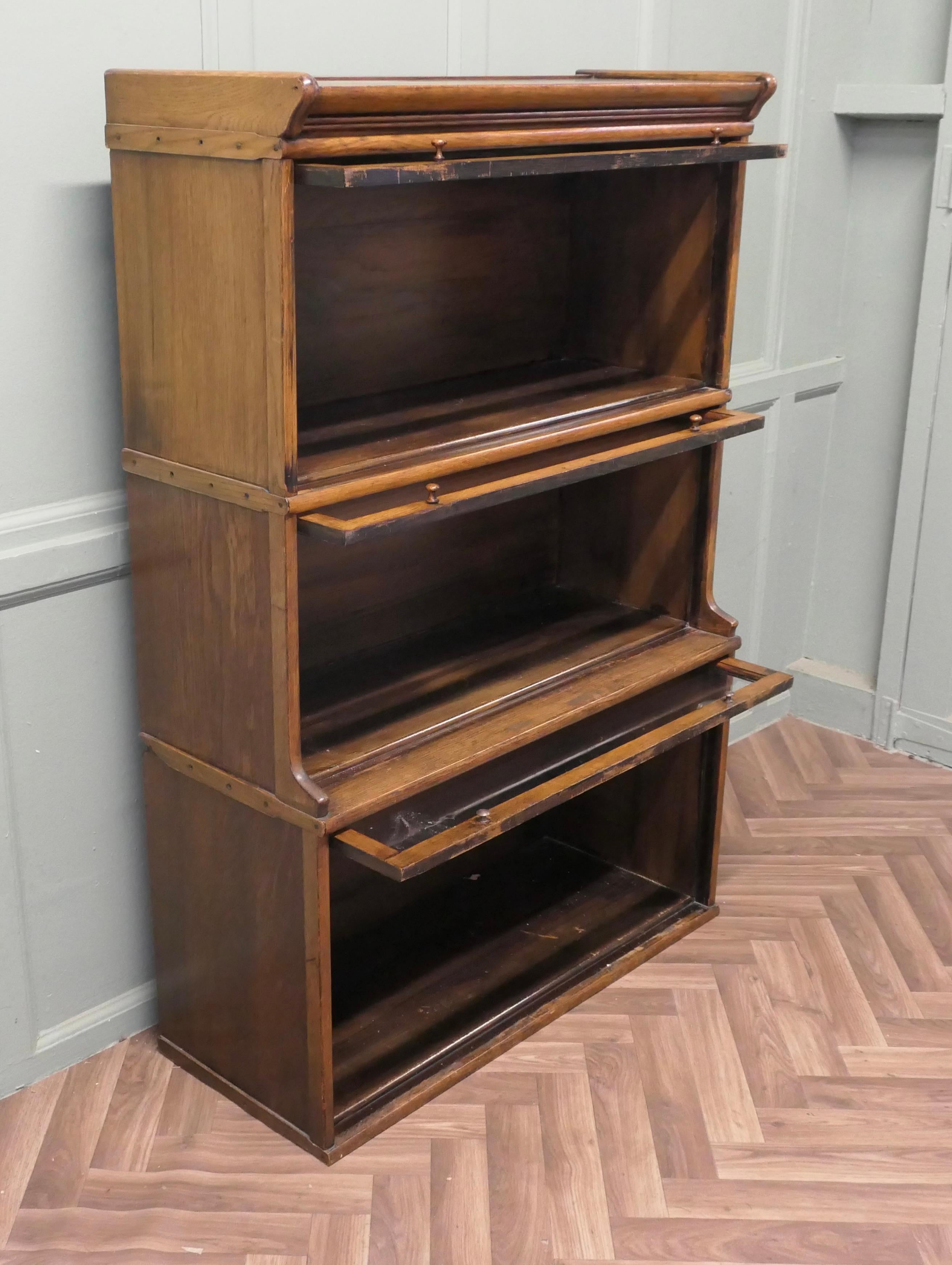Arts and Crafts Stacking Barristers Bookcase or Filing Cabinet In Good Condition For Sale In Godshill, Isle of Wight