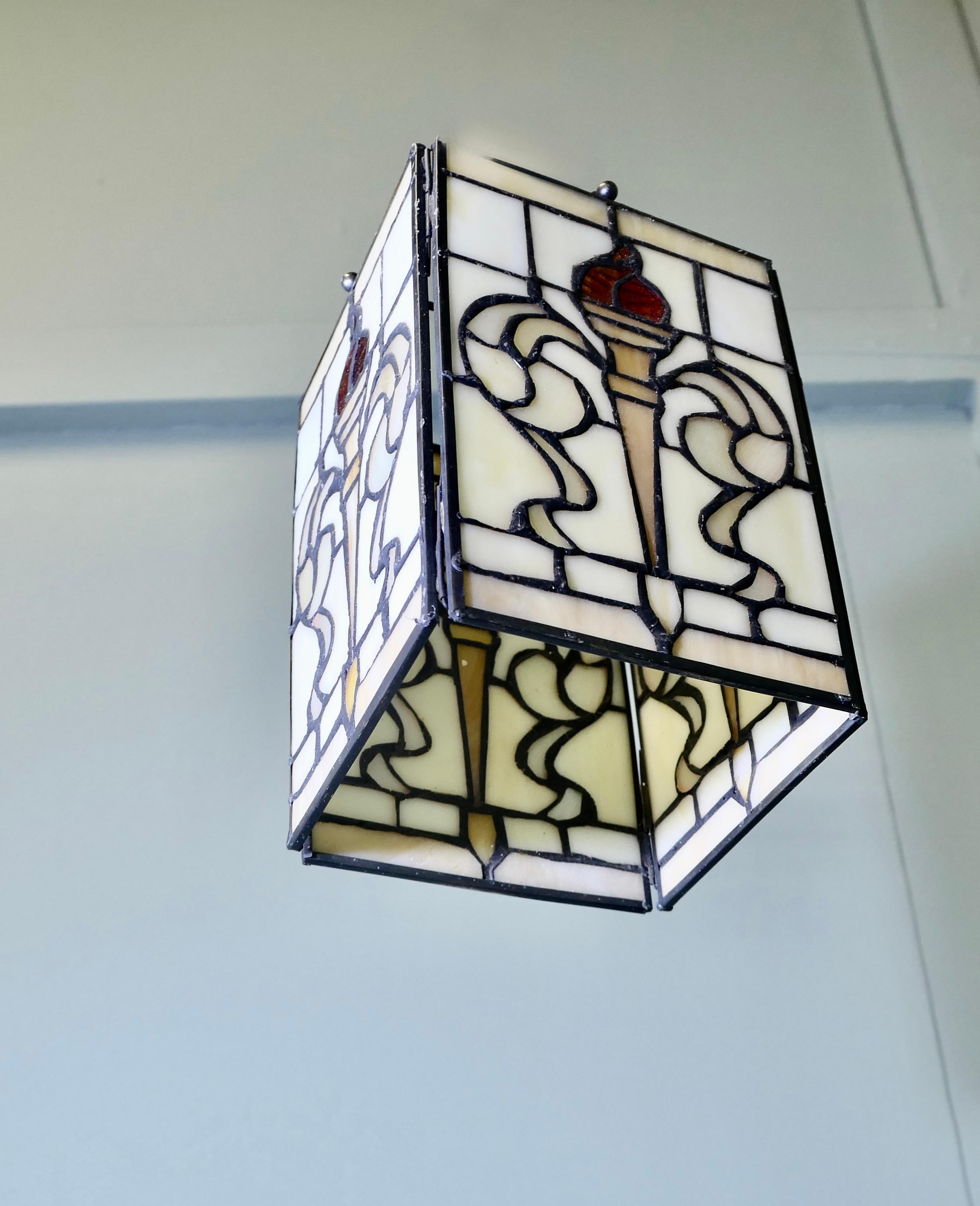 Arts and Crafts Stained glass Lampenschirm (Opalglas) im Angebot