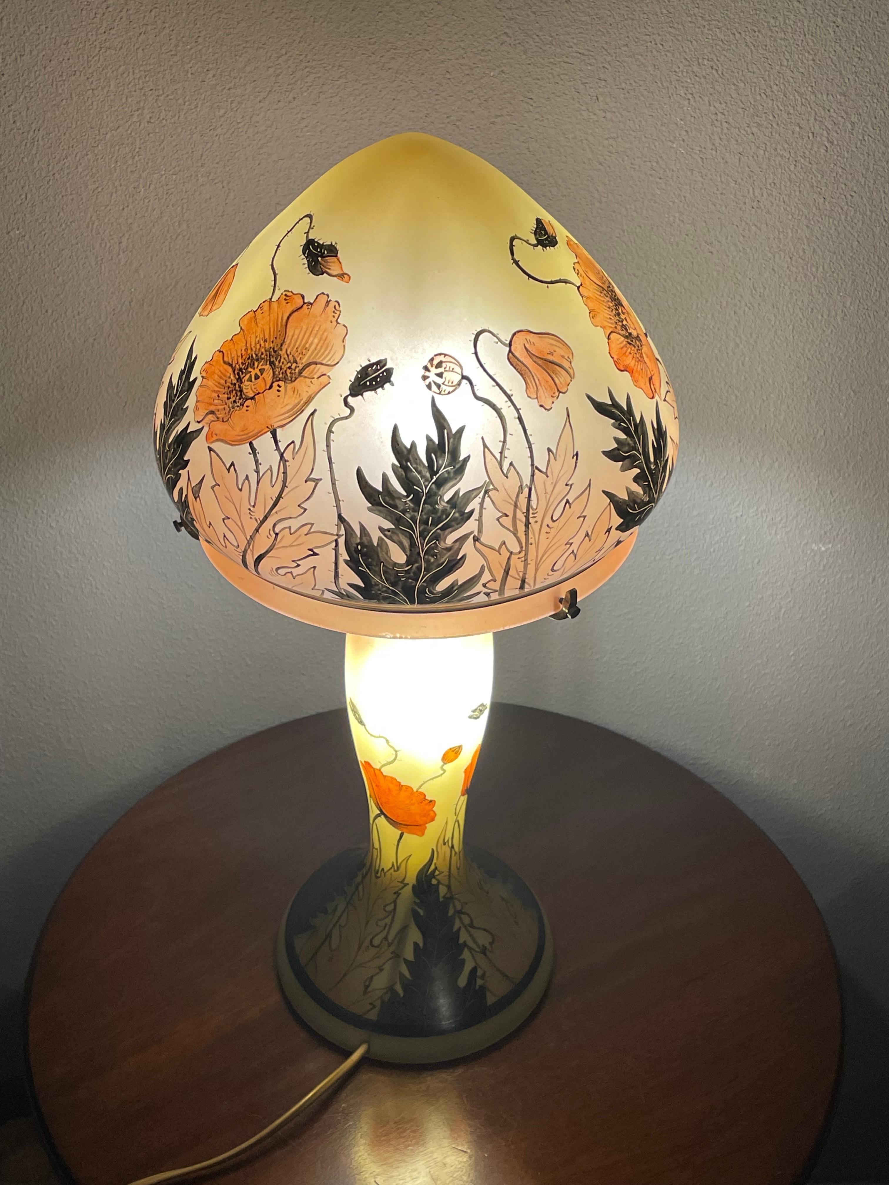 Arts and Crafts Stained Glass Table or Desk Lamp w. Hand Painted Poppy Flowers For Sale 12