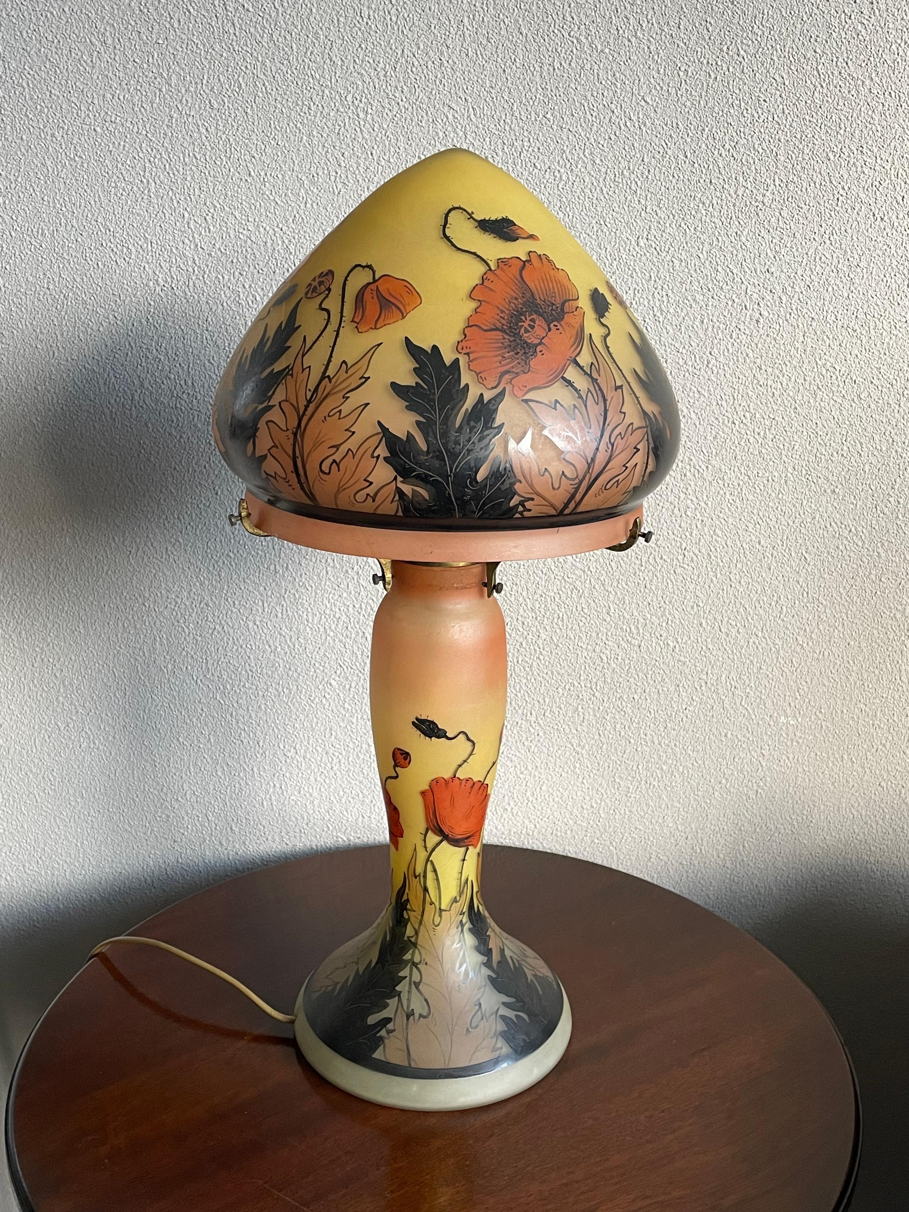 Arts and Crafts Stained Glass Table or Desk Lamp w. Hand Painted Poppy Flowers For Sale 14