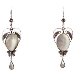 Arti e Mestieri Sterling e. Orecchini di madreperla c. 1900