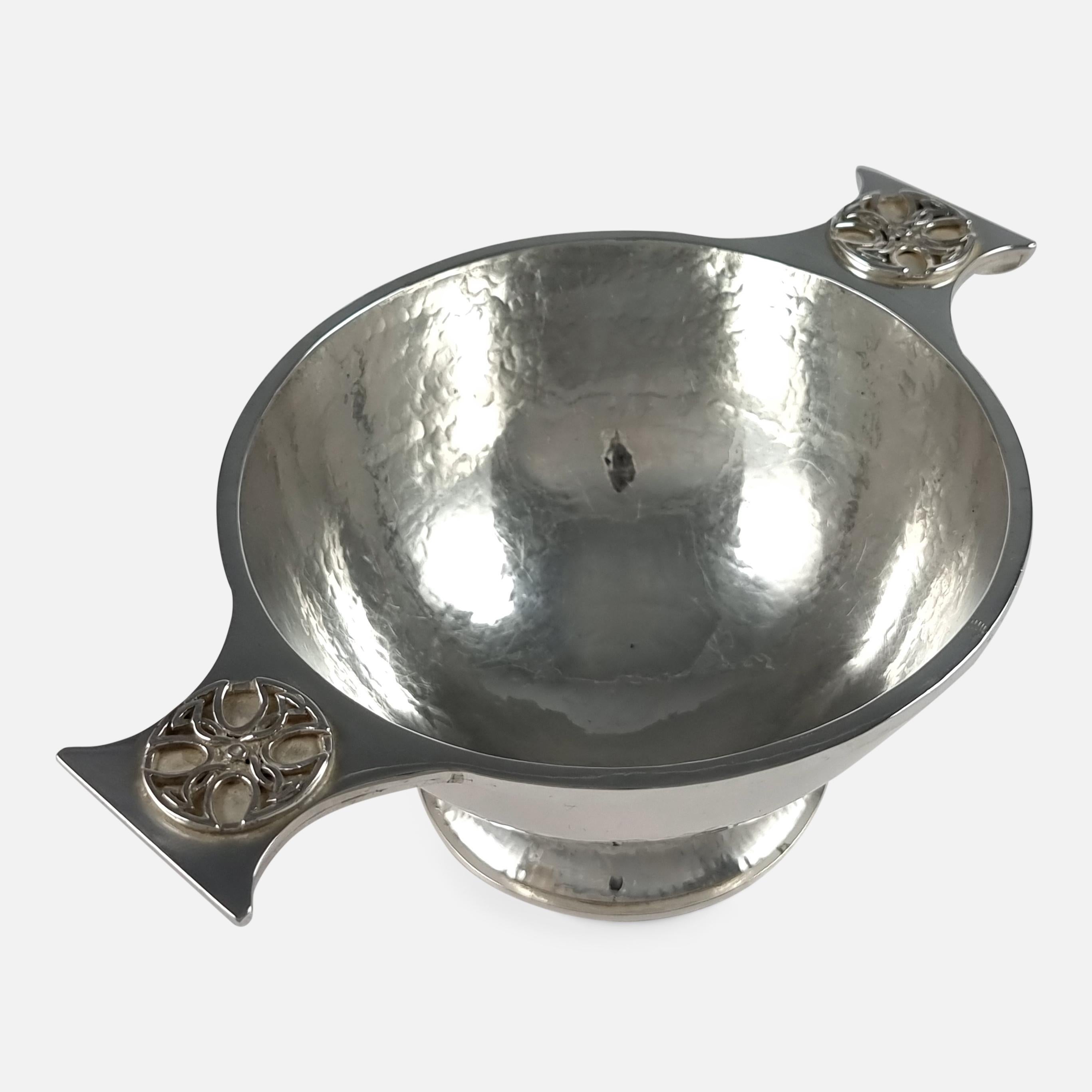 Arts and Crafts Sterling Silver Quaich, Sibyl Dunlop, 1933 In Good Condition In Glasgow, GB