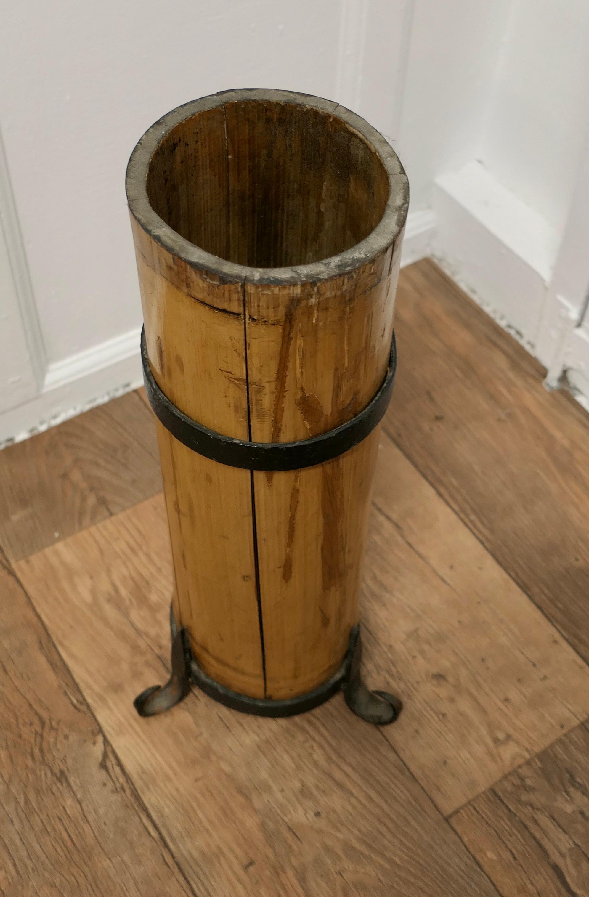Début du 20ème siècle Support de bâton artisanal en bambou géant en vente