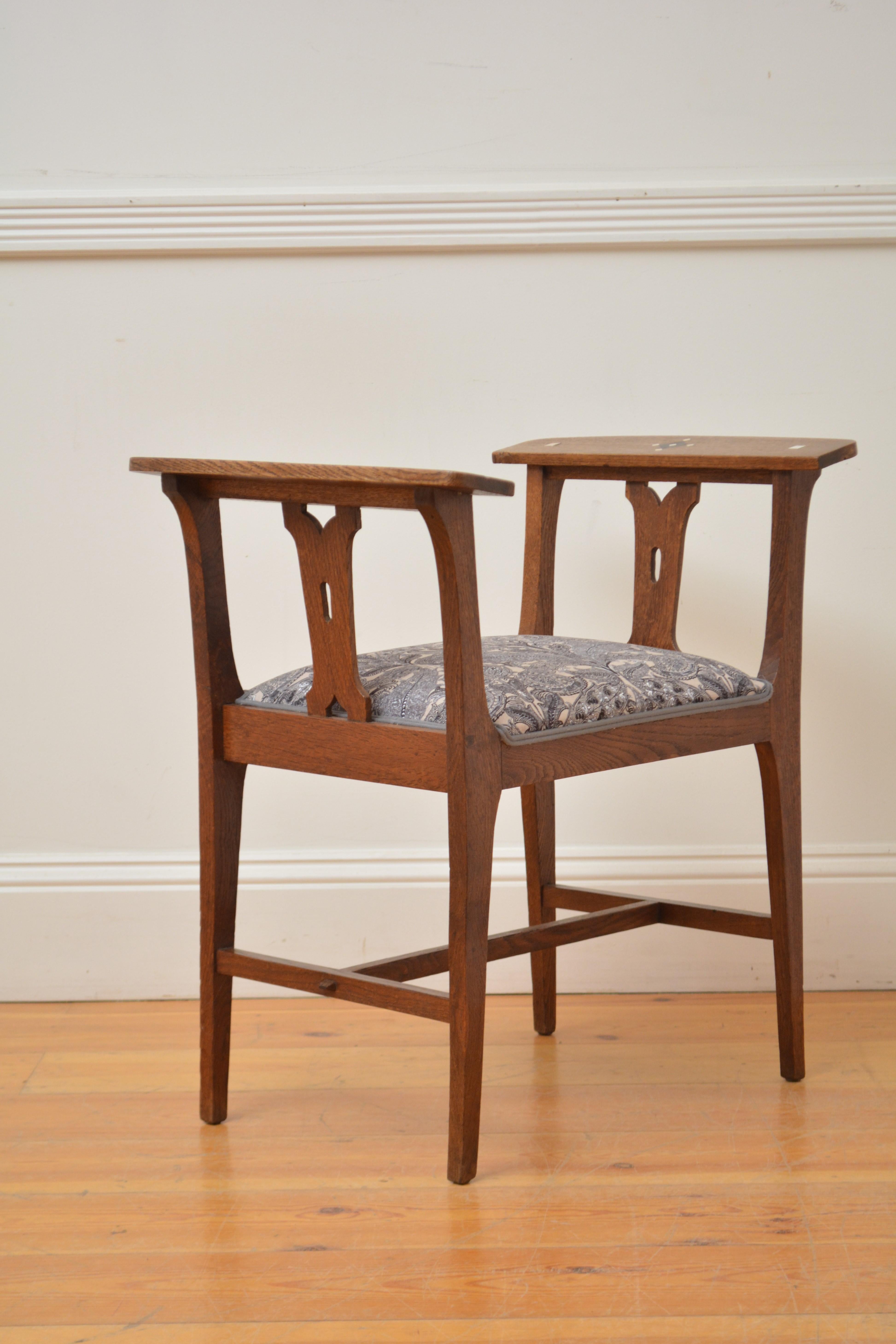 Taburete Arts and Crafts de Roble en venta 1