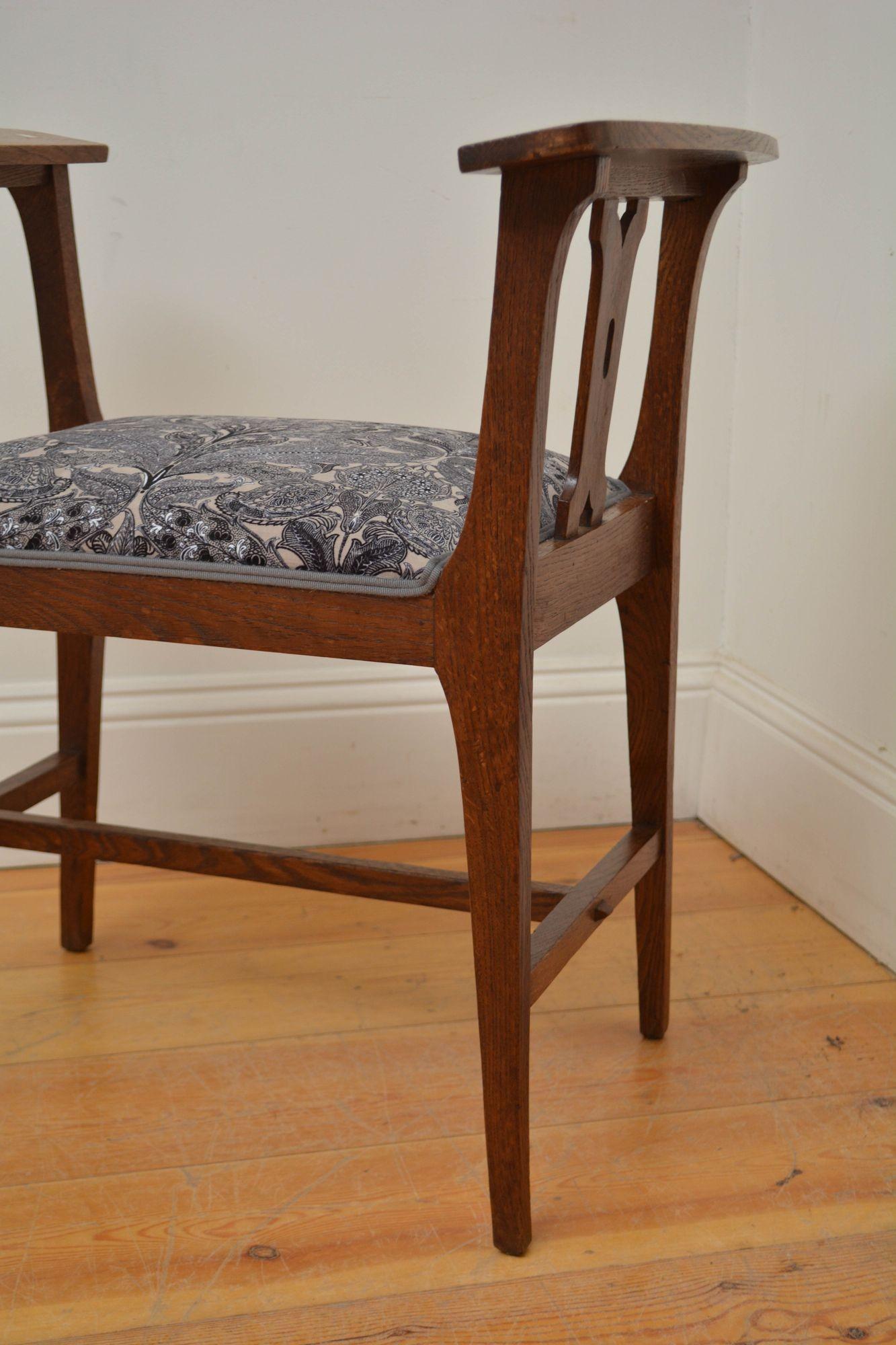 Arts and Crafts-Hocker aus Eiche / Klavierhocker im Angebot 9