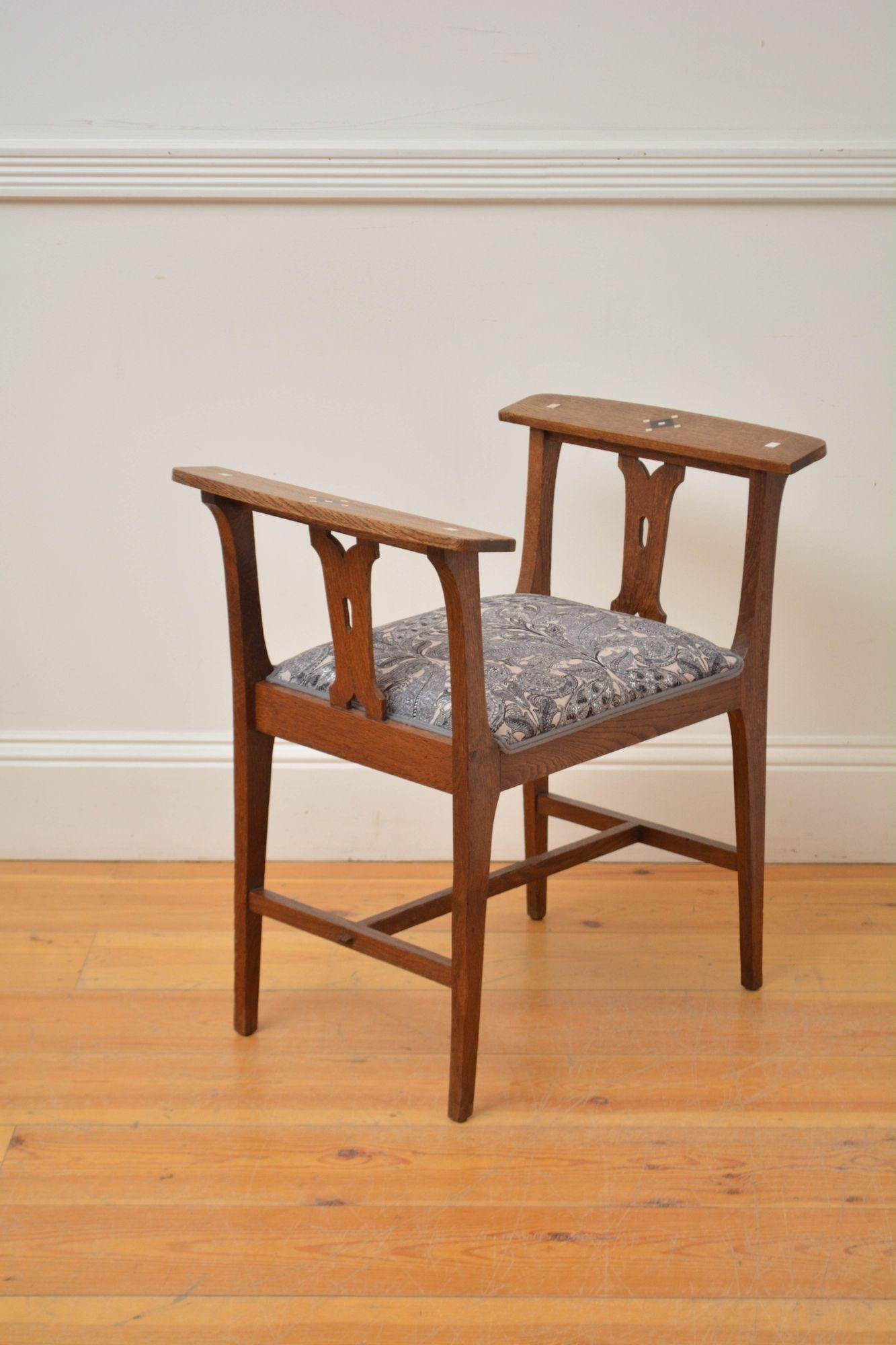 Arts and Crafts-Hocker aus Eiche / Klavierhocker (20. Jahrhundert) im Angebot
