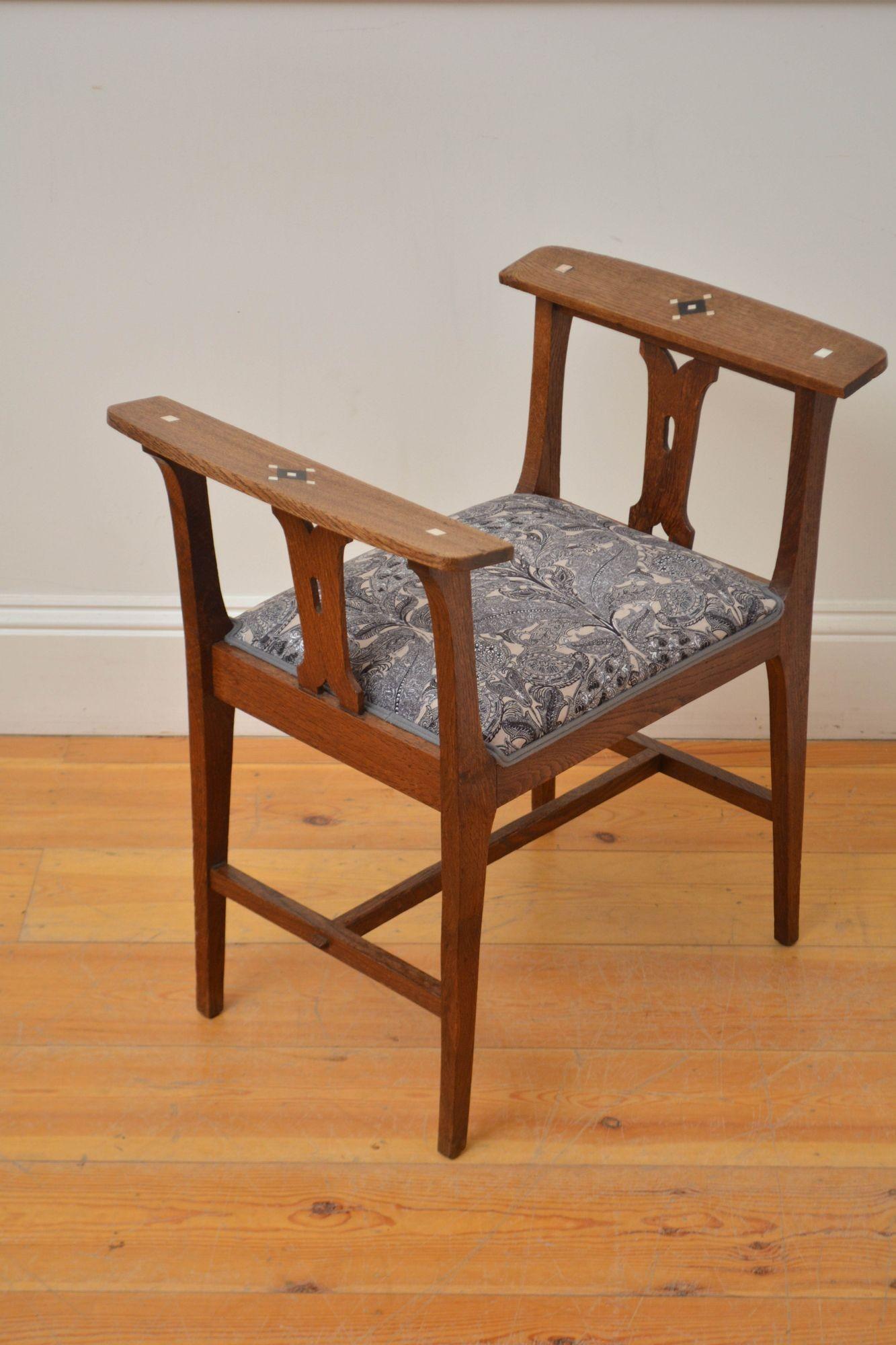 Arts and Crafts-Hocker aus Eiche / Klavierhocker im Angebot 1