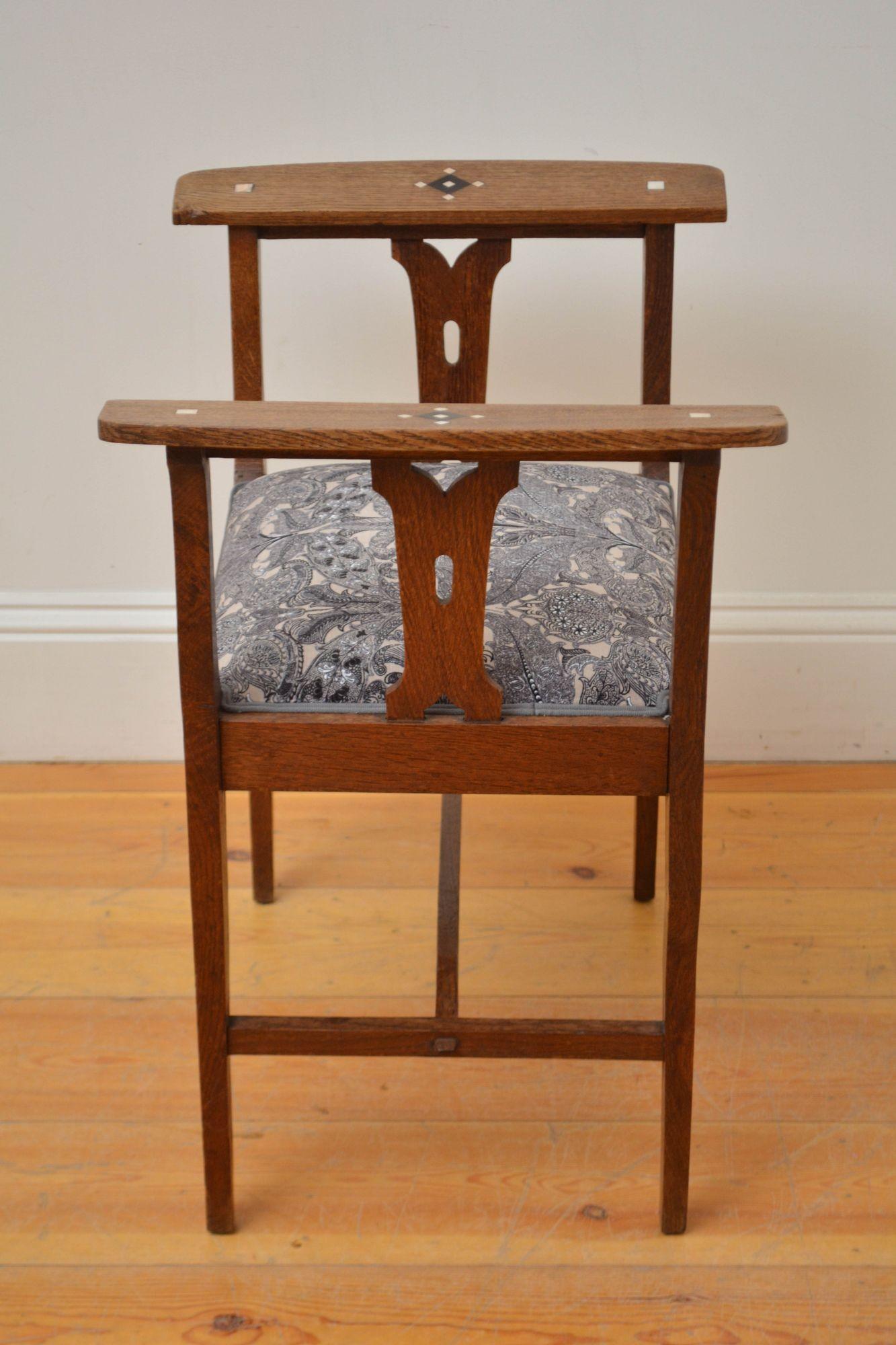 Arts and Crafts-Hocker aus Eiche / Klavierhocker im Angebot 2